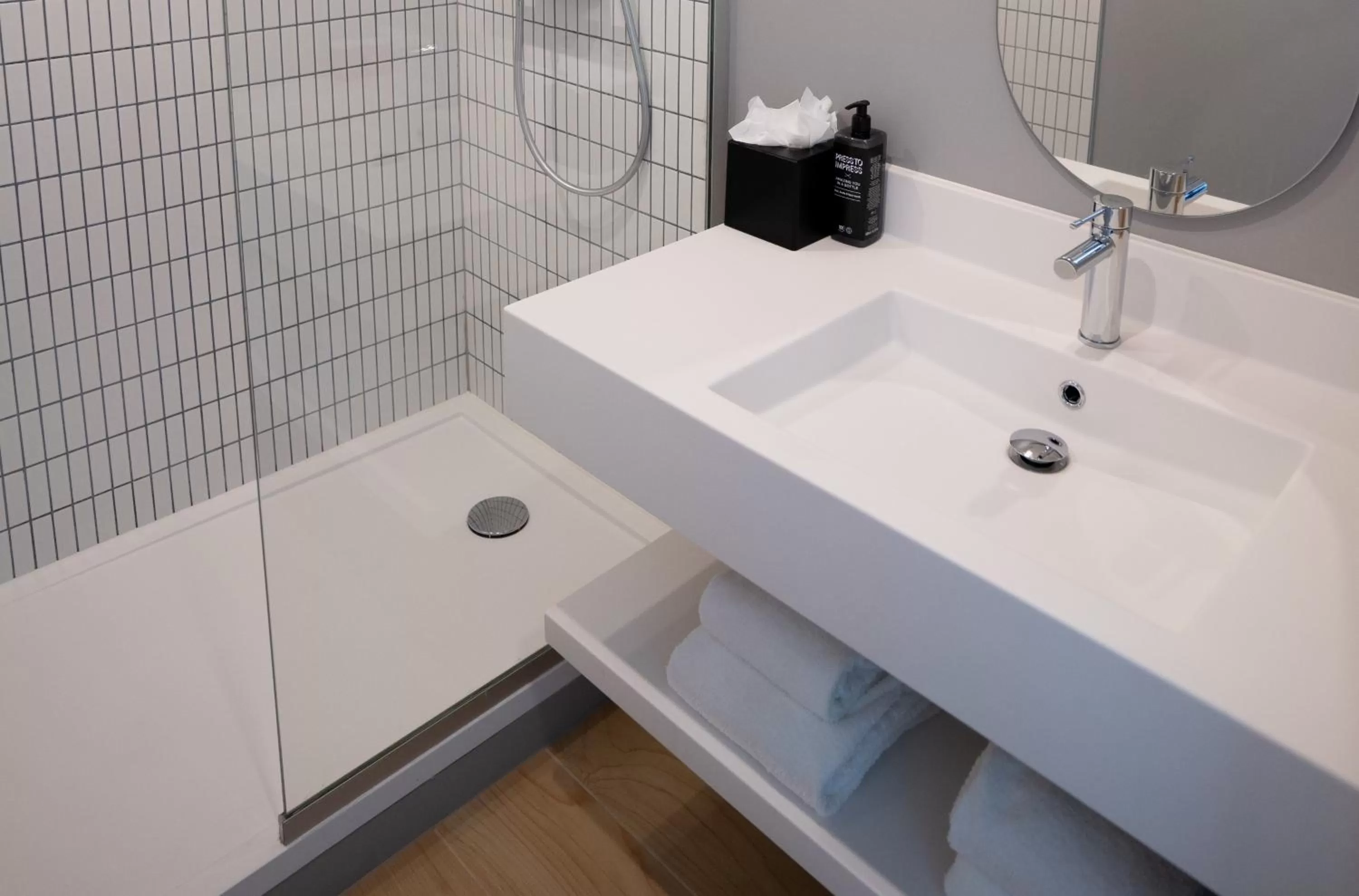 Bedroom in ibis Styles Paris Romainville