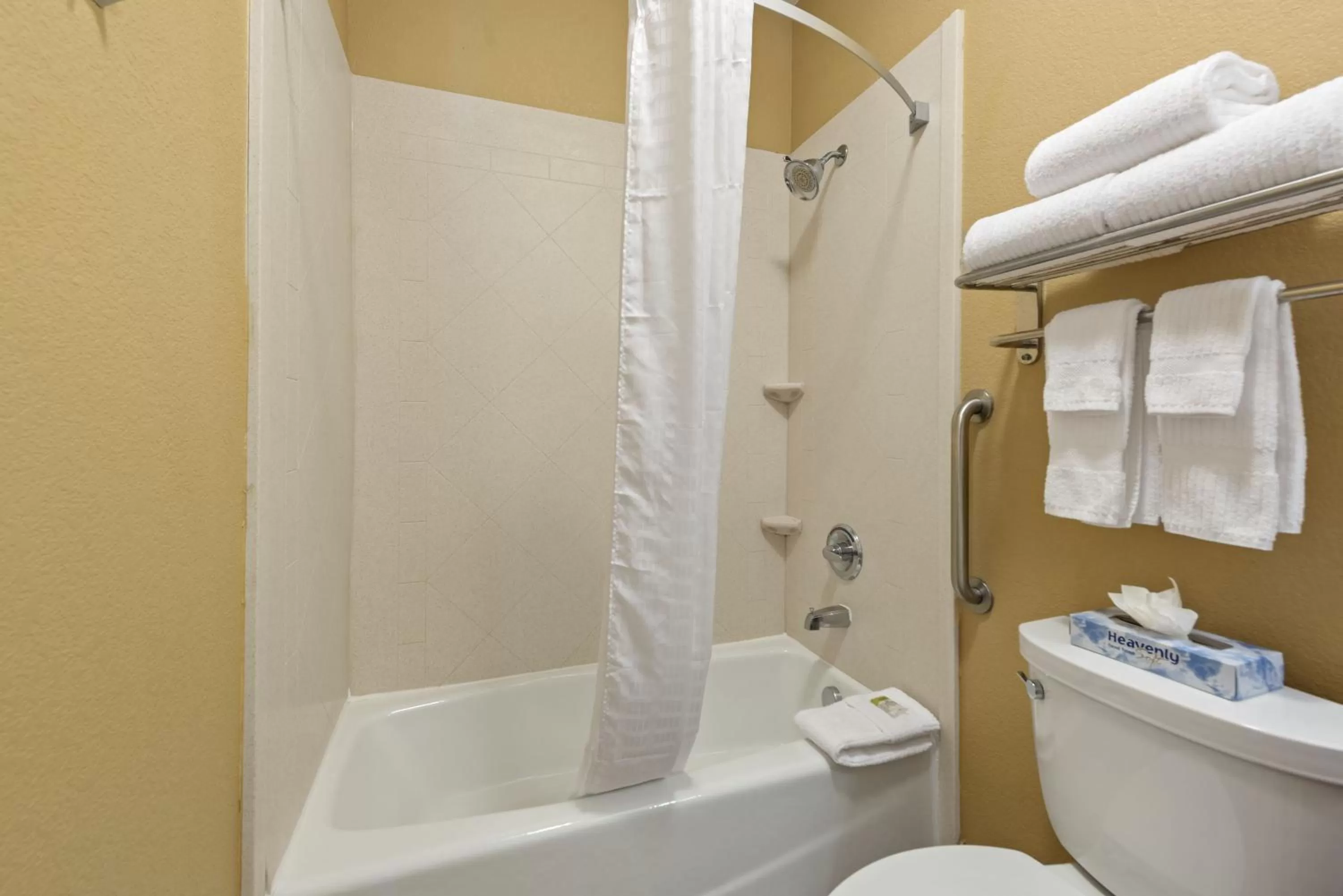 Bathroom in Extended Stay America Suites - Bartlesville - Hwy 75