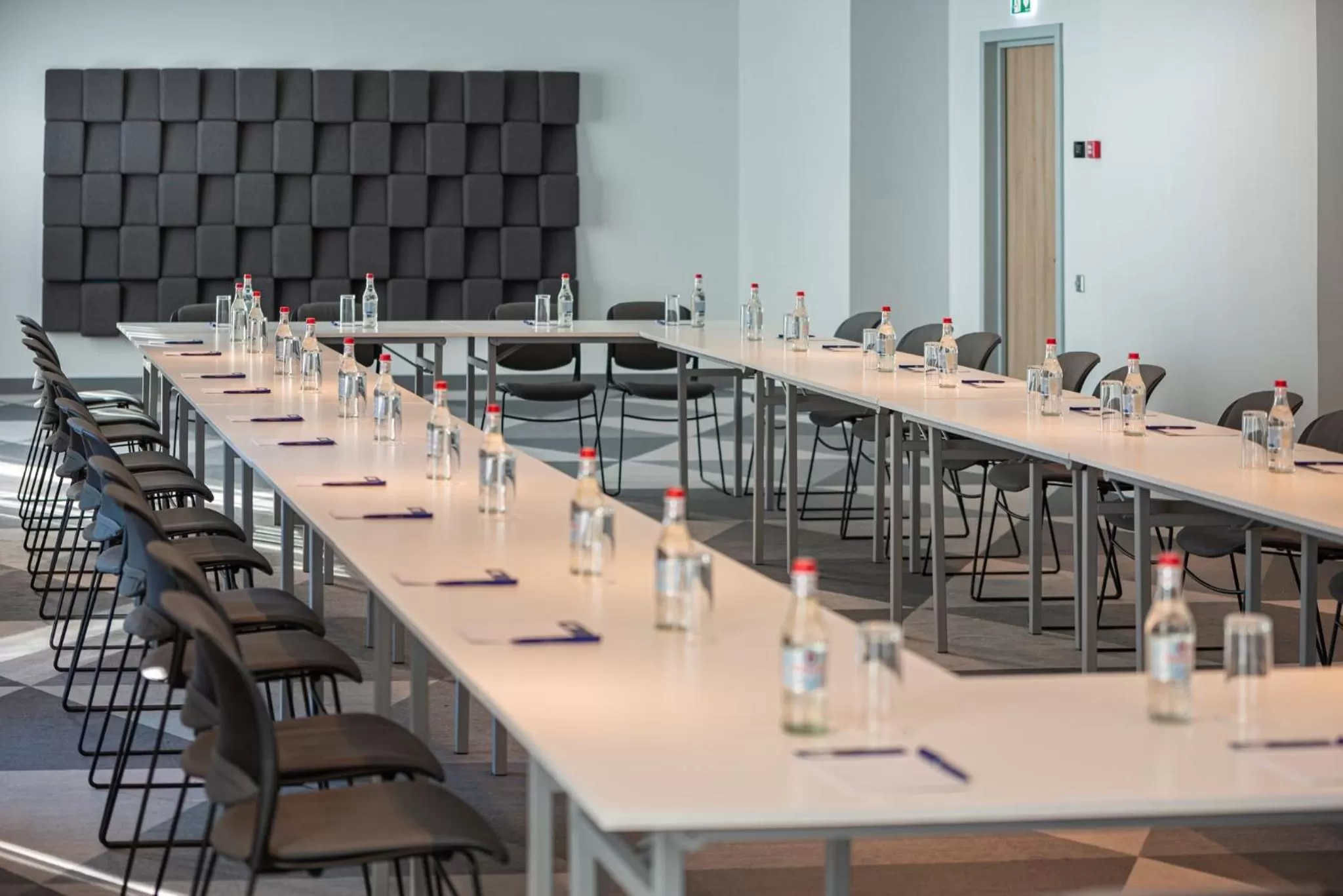 Meeting/conference room in Holiday Inn Express - Yerevan by IHG