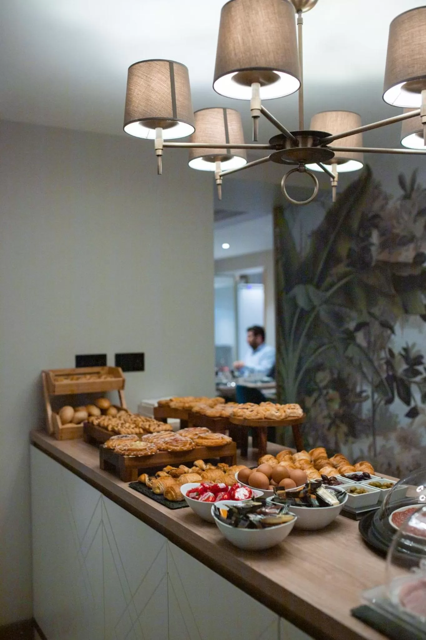 Food and drinks in Merit Kensington Hotel