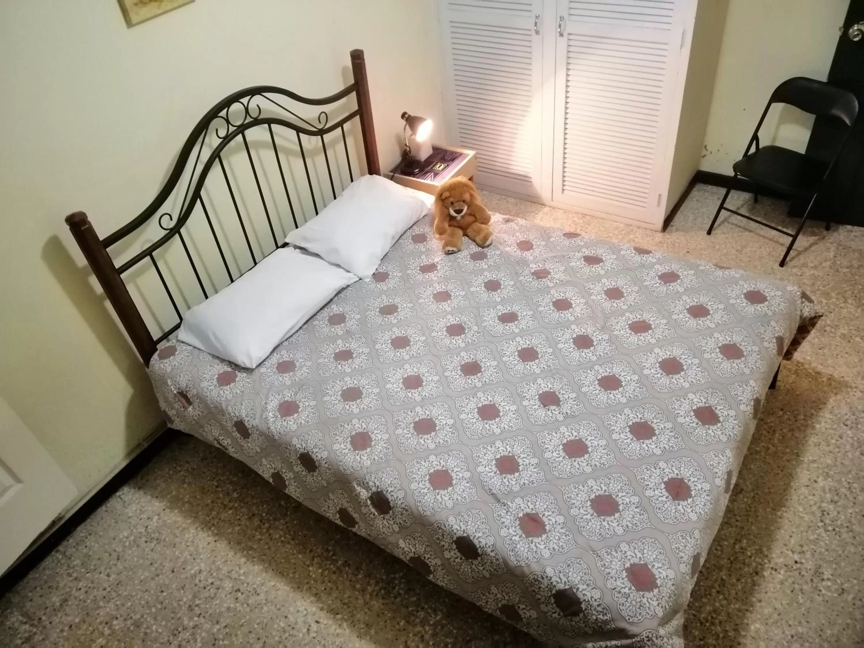 Photo of the whole room in Casa Leon Guesthouse