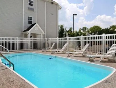 Swimming pool in Microtel Inn & Suites by Wyndham Huntsville