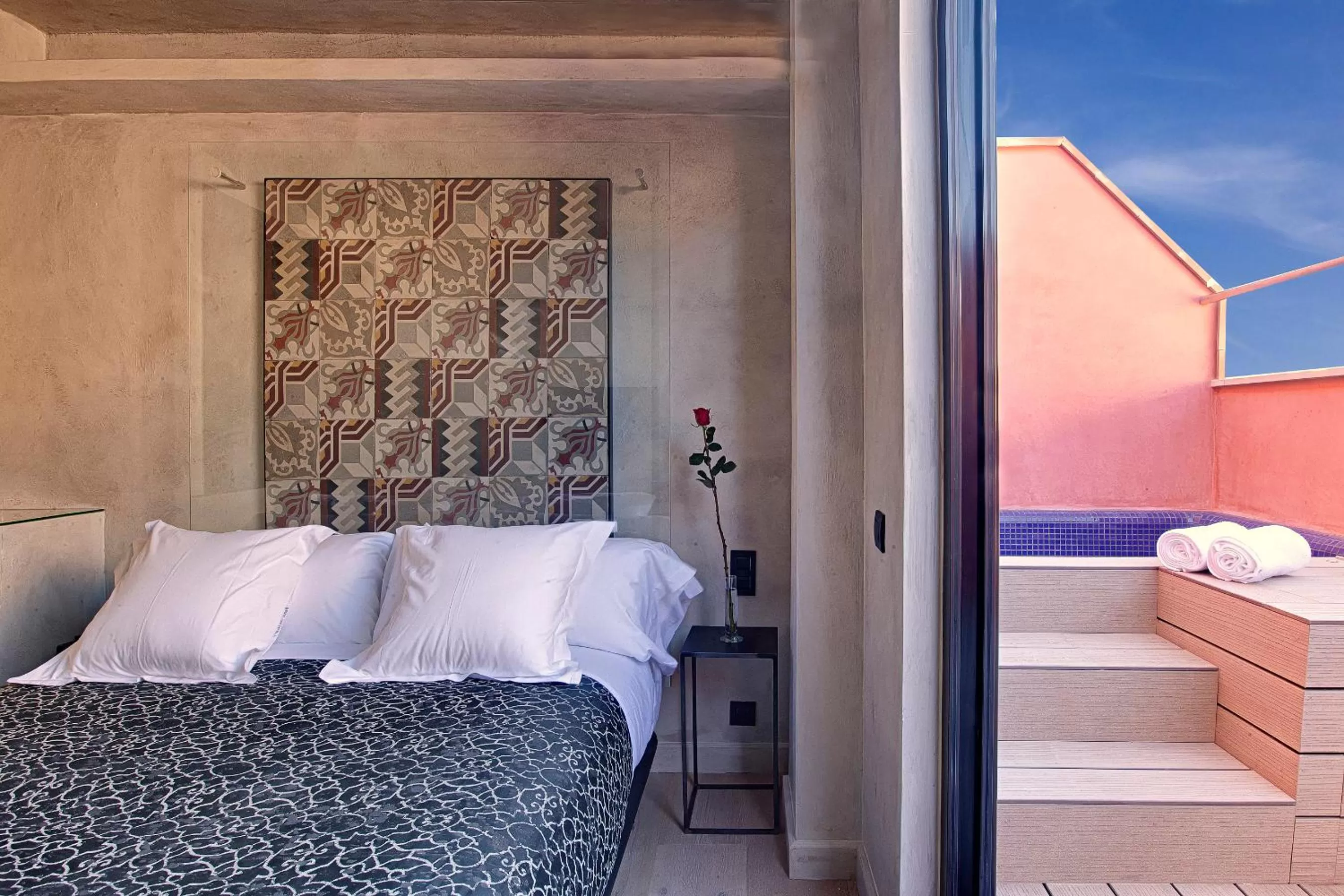 Balcony/Terrace, Bed in Aparthotel Arai 4* Superior