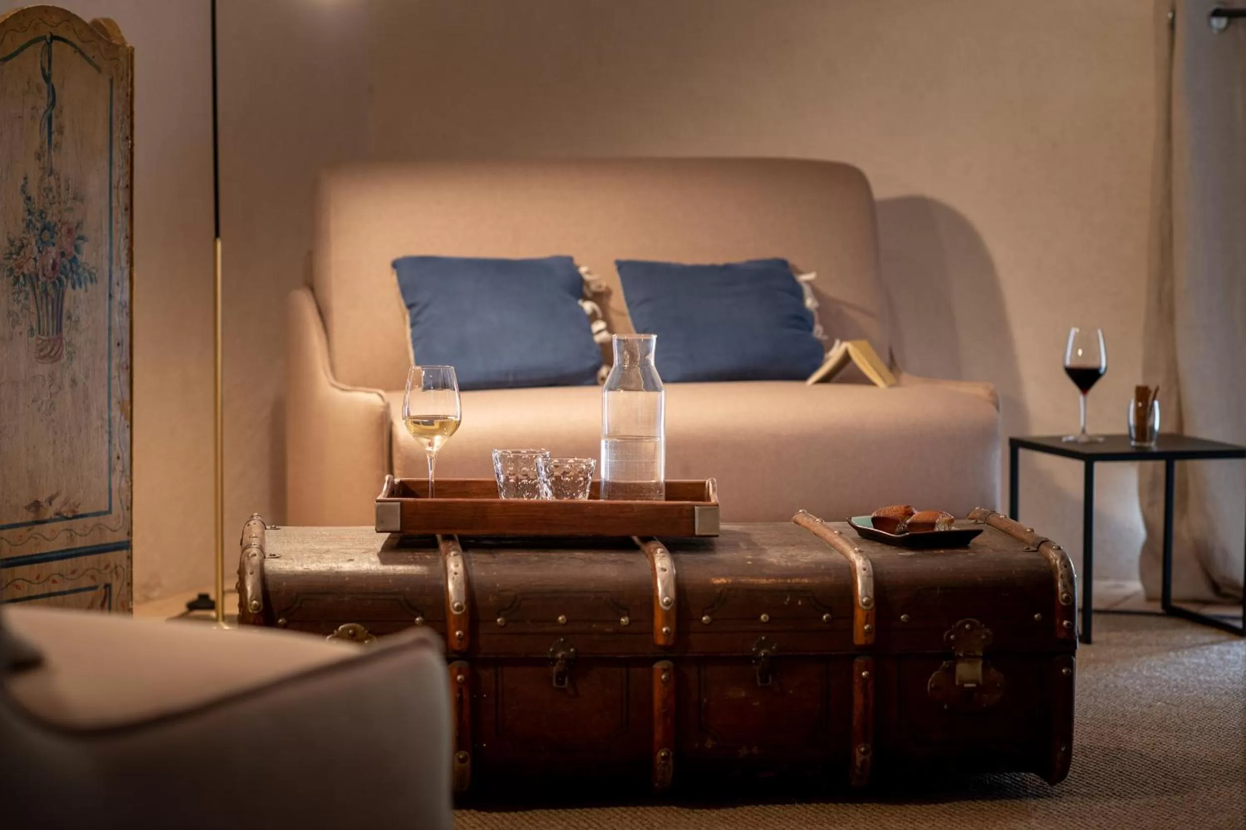 Photo of the whole room in Clos Saint Jacques - Maison d'Hôtes