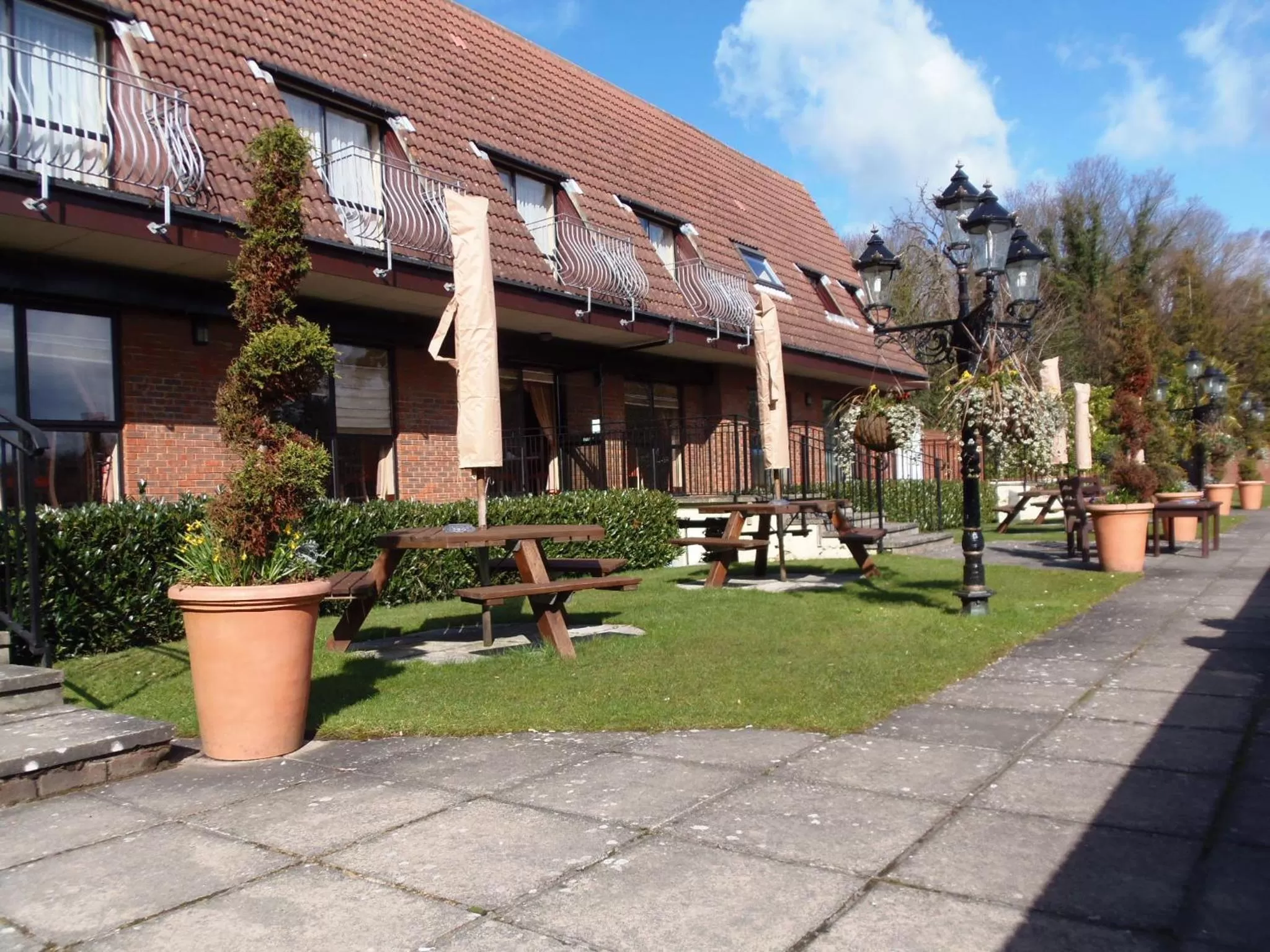 Facade/entrance in Lakeside International Hotel