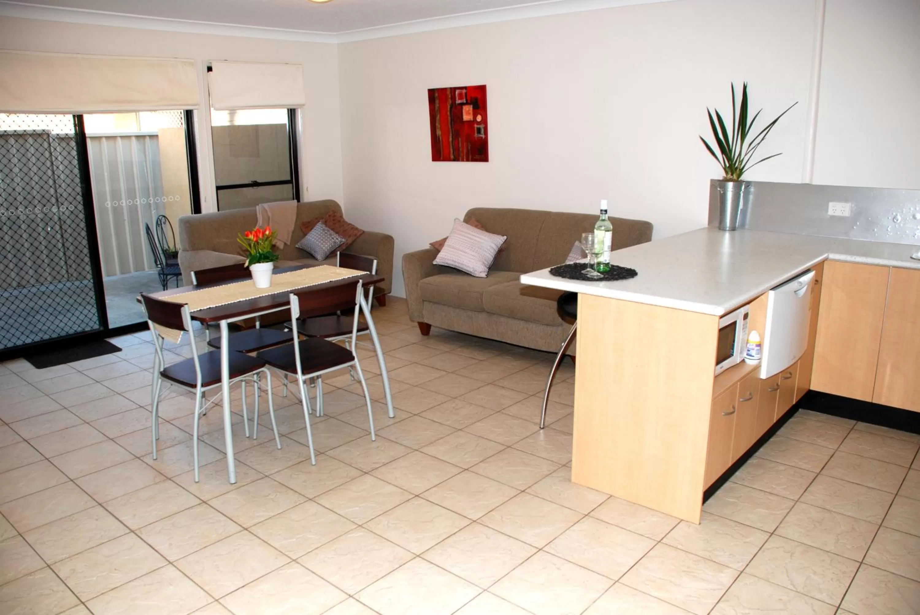 Kitchen or kitchenette in Amberoo Apartments Tamworth