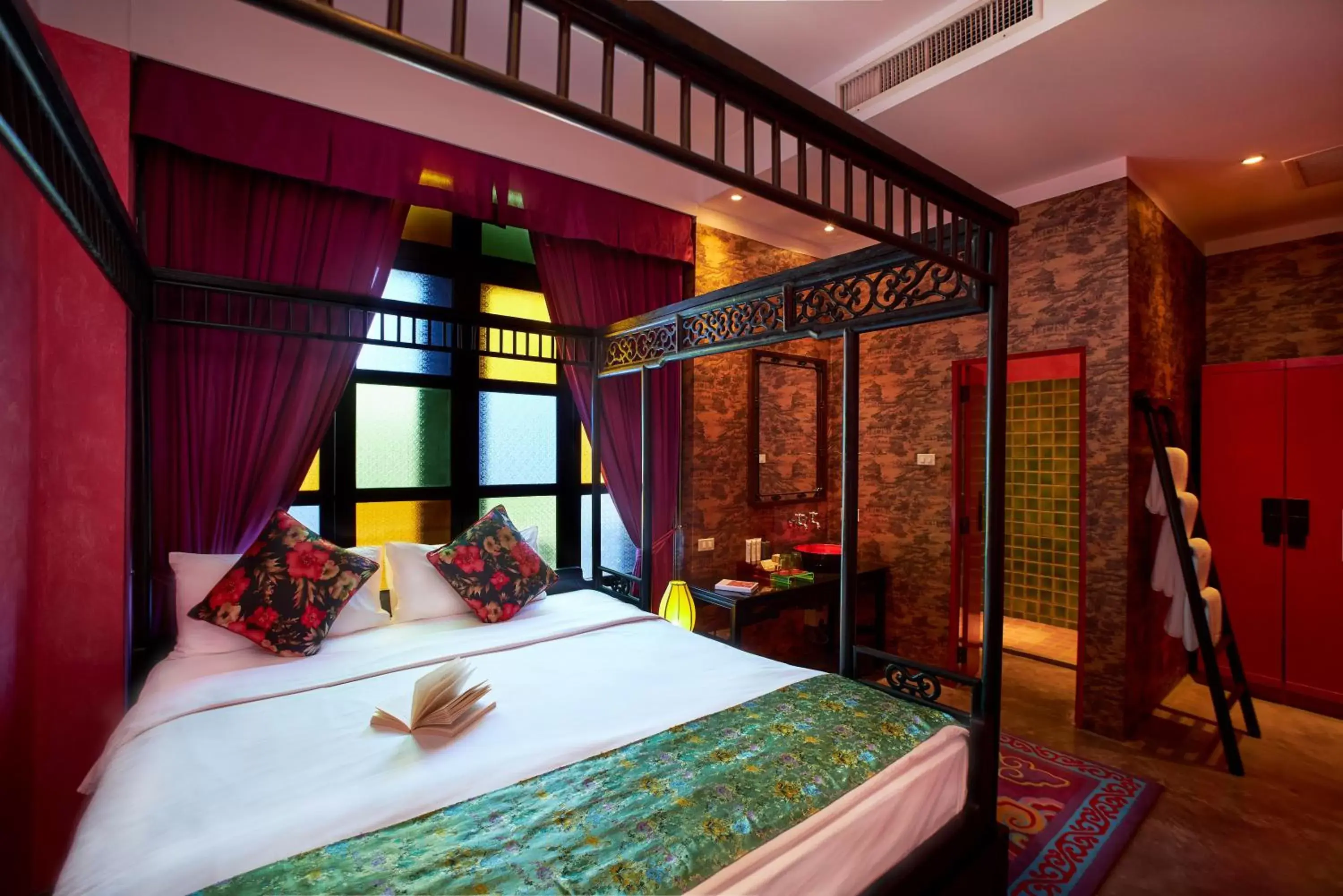 Superior Double Room in Shanghai Mansion Bangkok Superior Double Room in Shanghai Mansion Bangkok