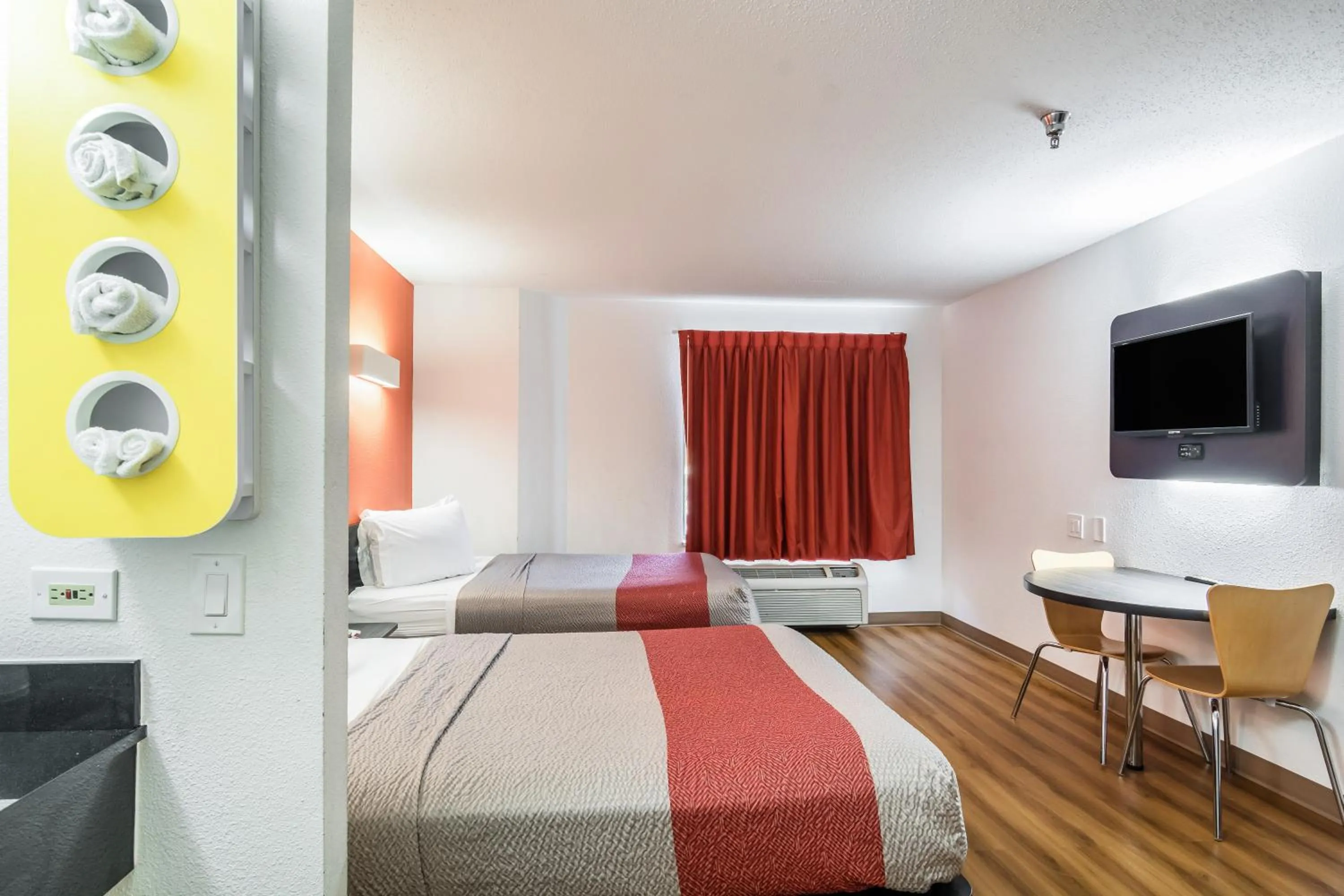 Bedroom, Bed in Motel 6-Harvey, IL