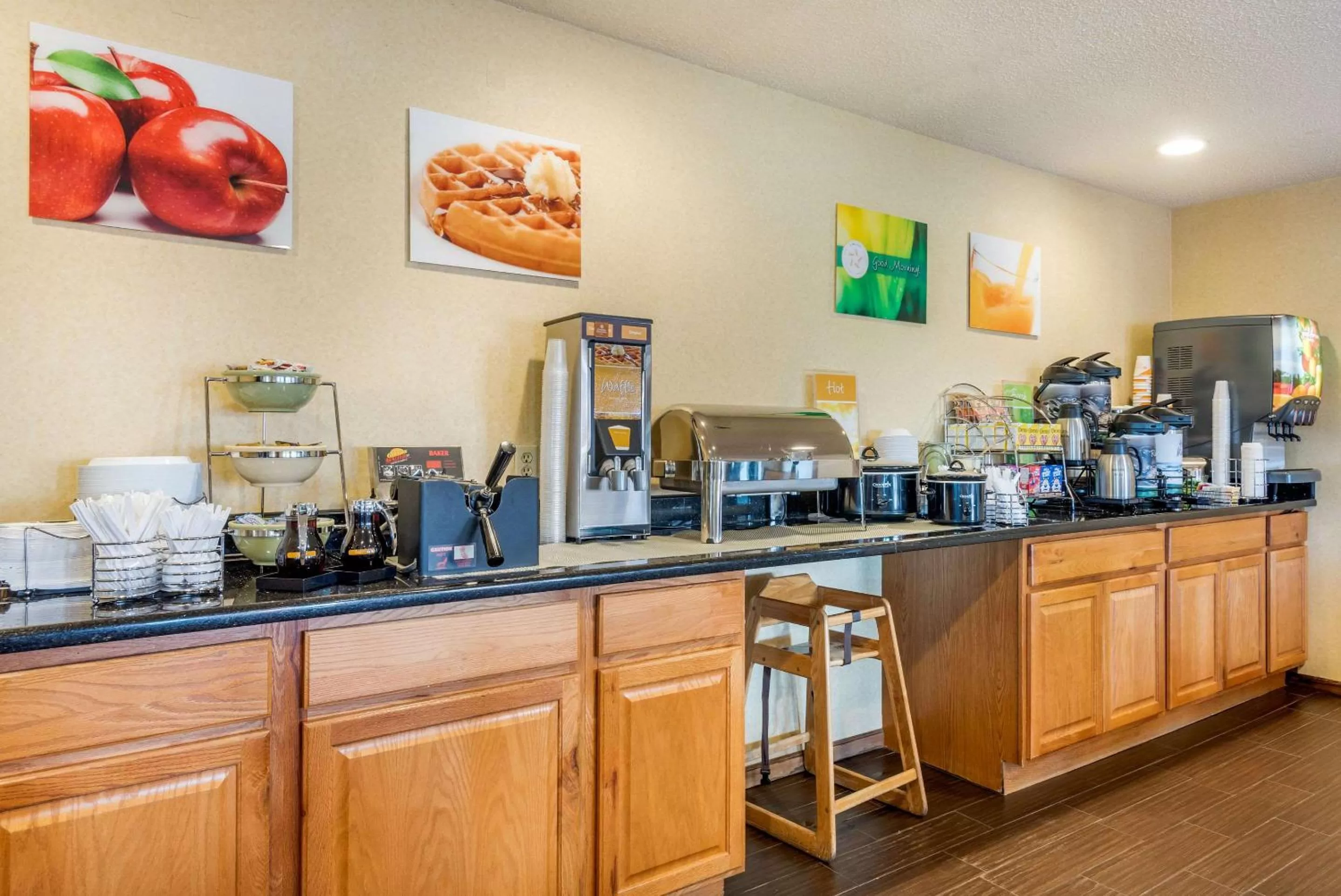 Restaurant/places to eat in Quality Inn Pueblo North