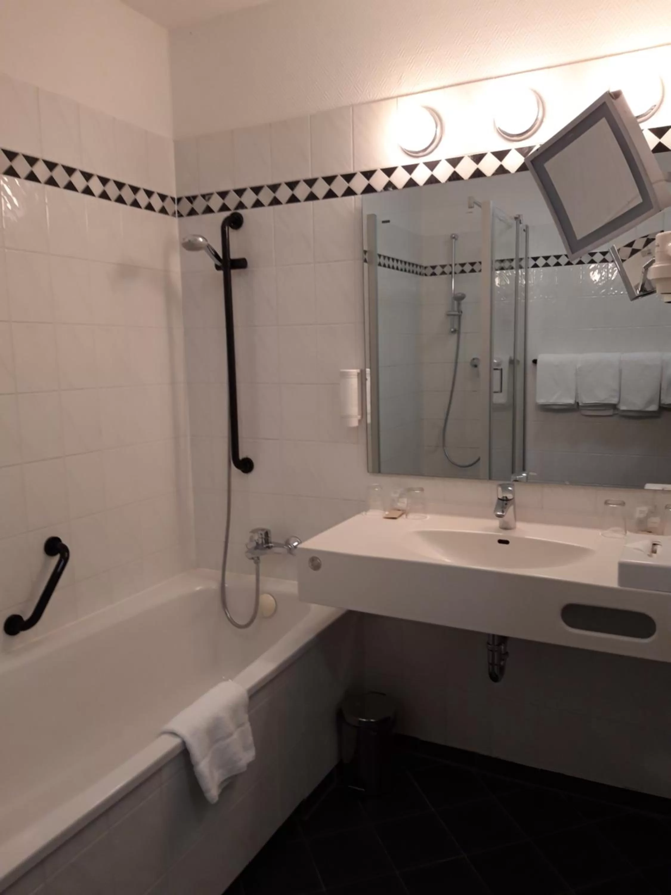 Bathroom in City Hotel Berlin East