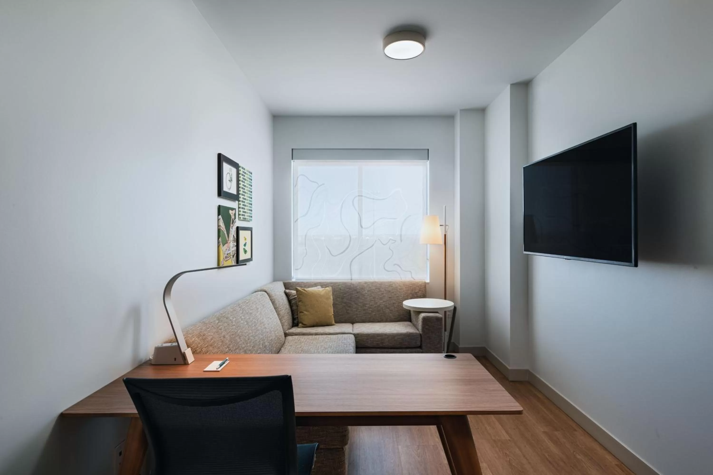 Photo of the whole room in Element Dallas Las Colinas