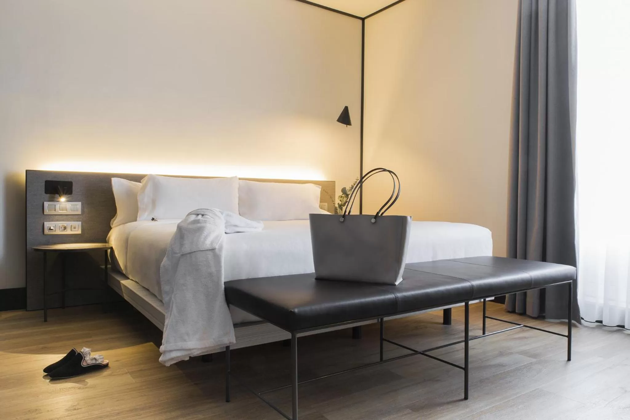 Bedroom, Bed in ICON Embassy