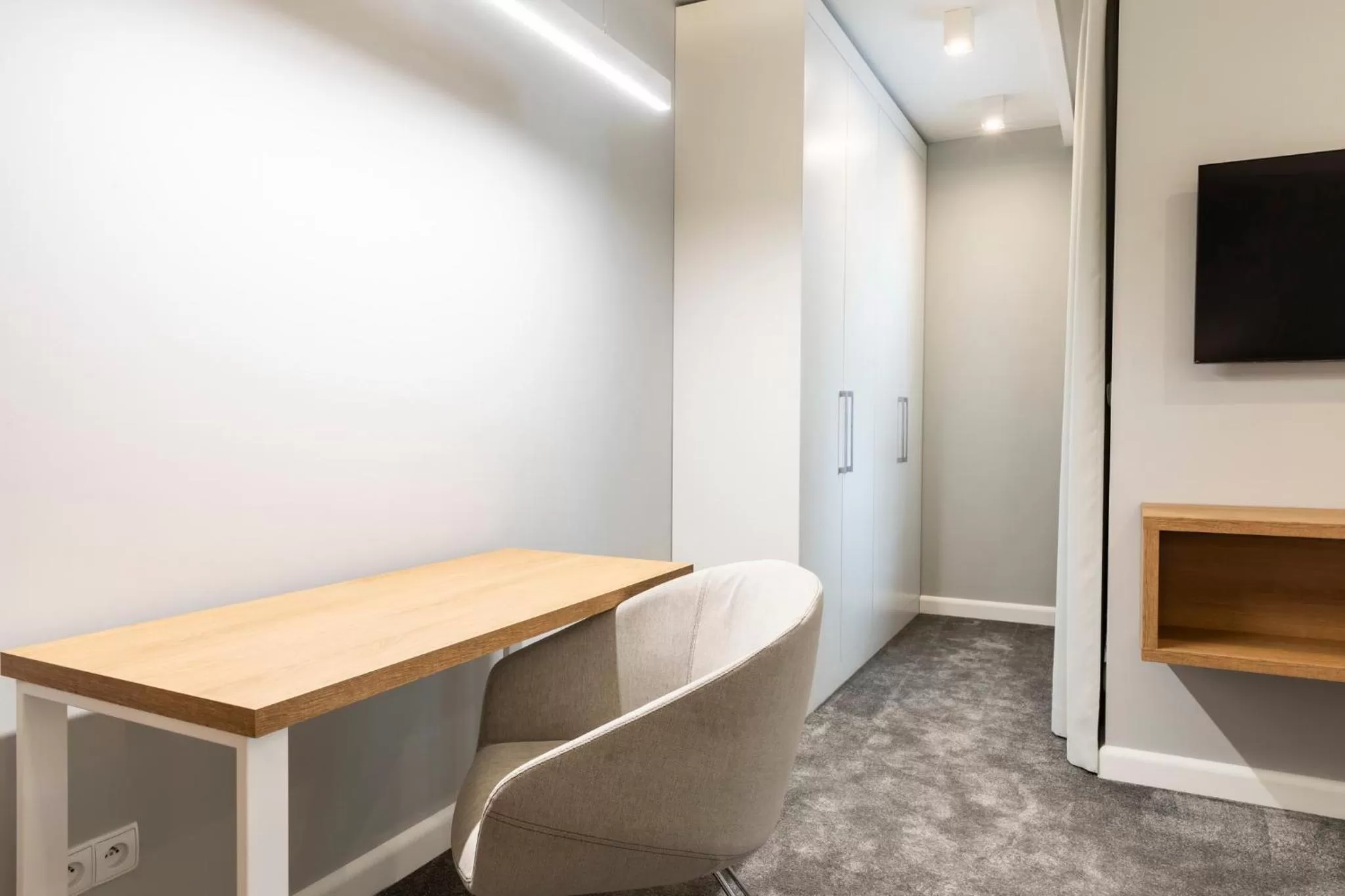 TV and multimedia in Royal Hill Residence