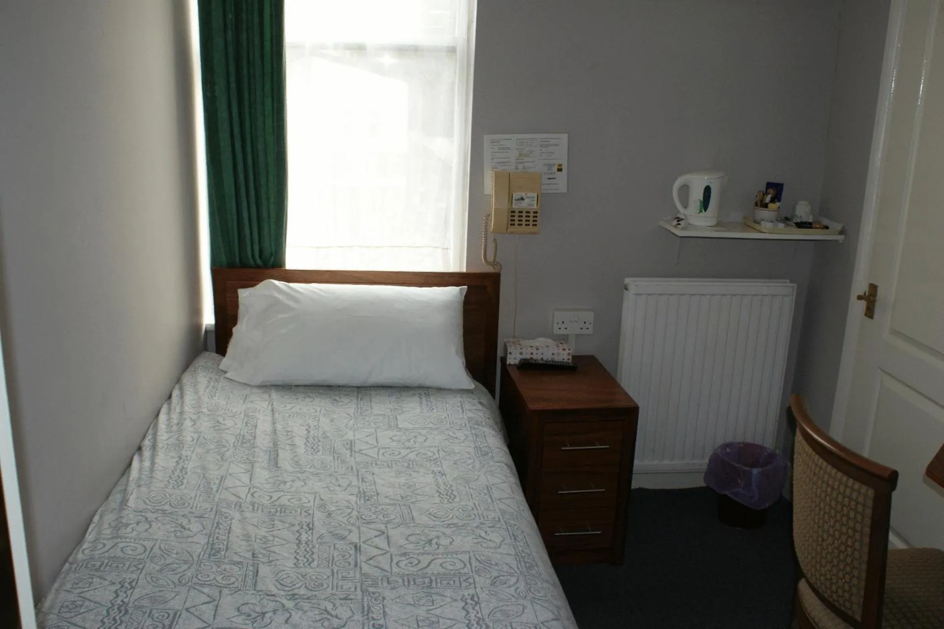 Bed in Kirkdale Hotel