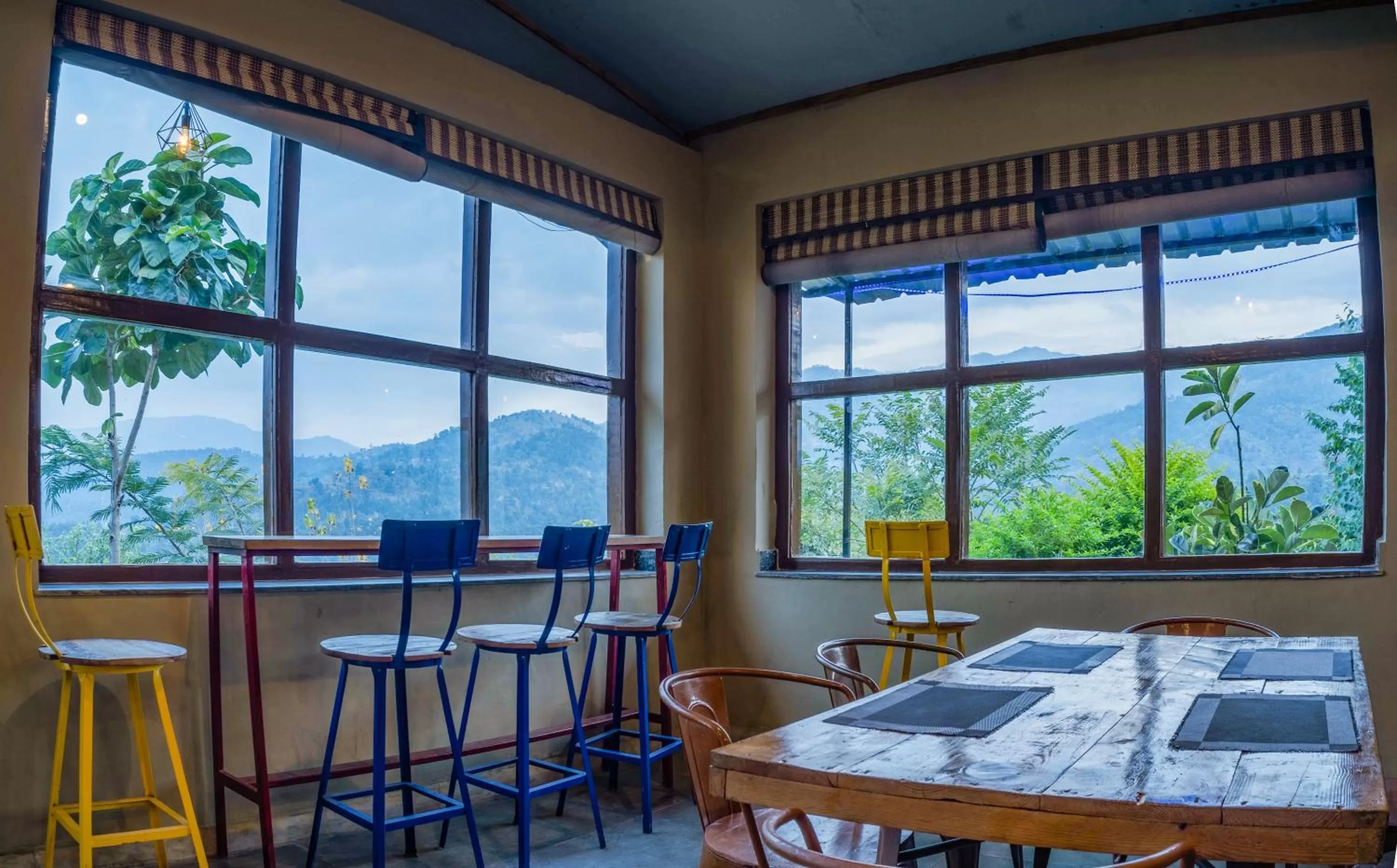 Restaurant/places to eat in LaHermitage Resort