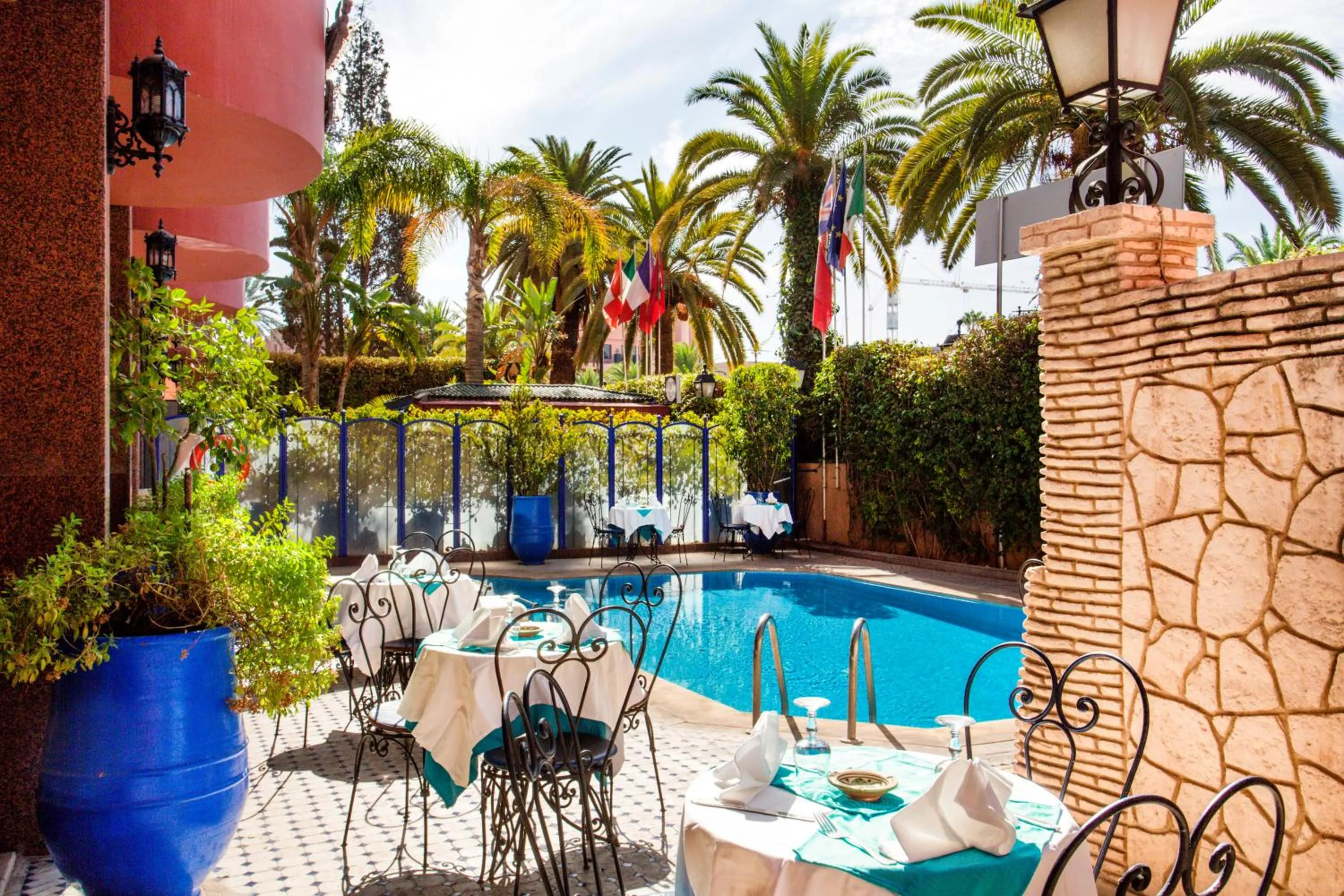 Swimming pool in Hotel Akabar