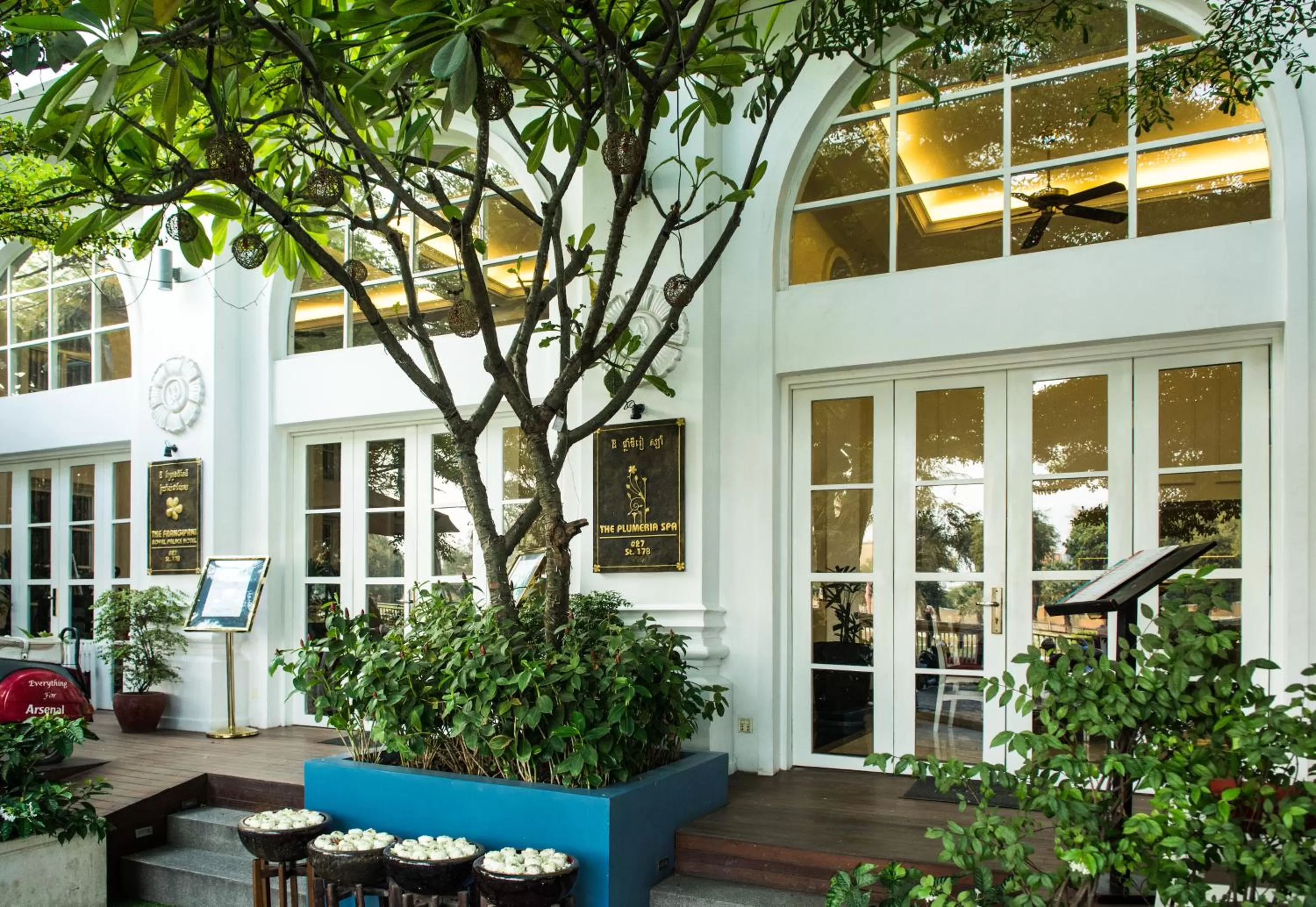 Facade/entrance in The Frangipani Royal Palace Hotel