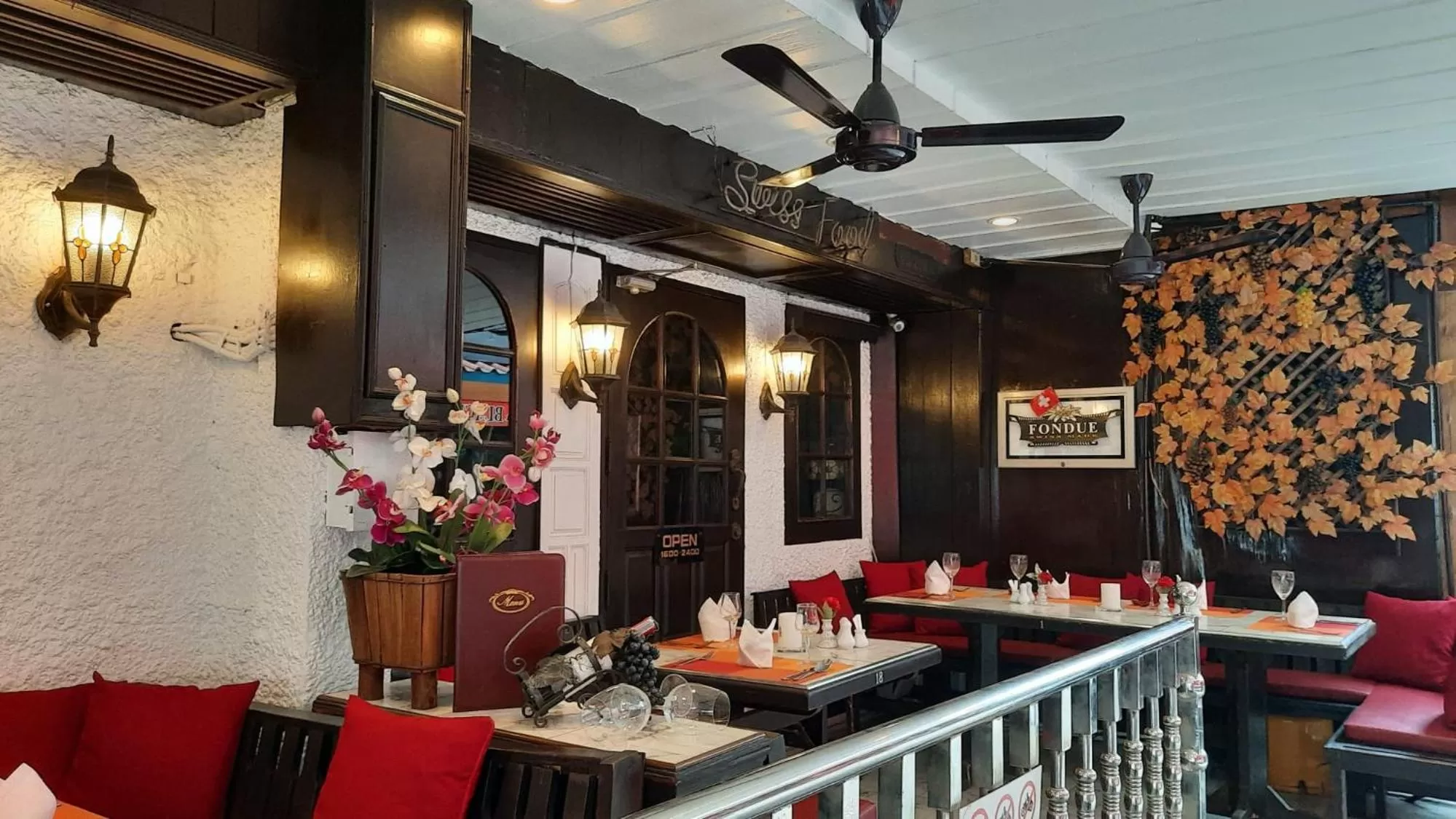 Restaurant/Places to Eat in Swiss Food Restaurant and room for rent