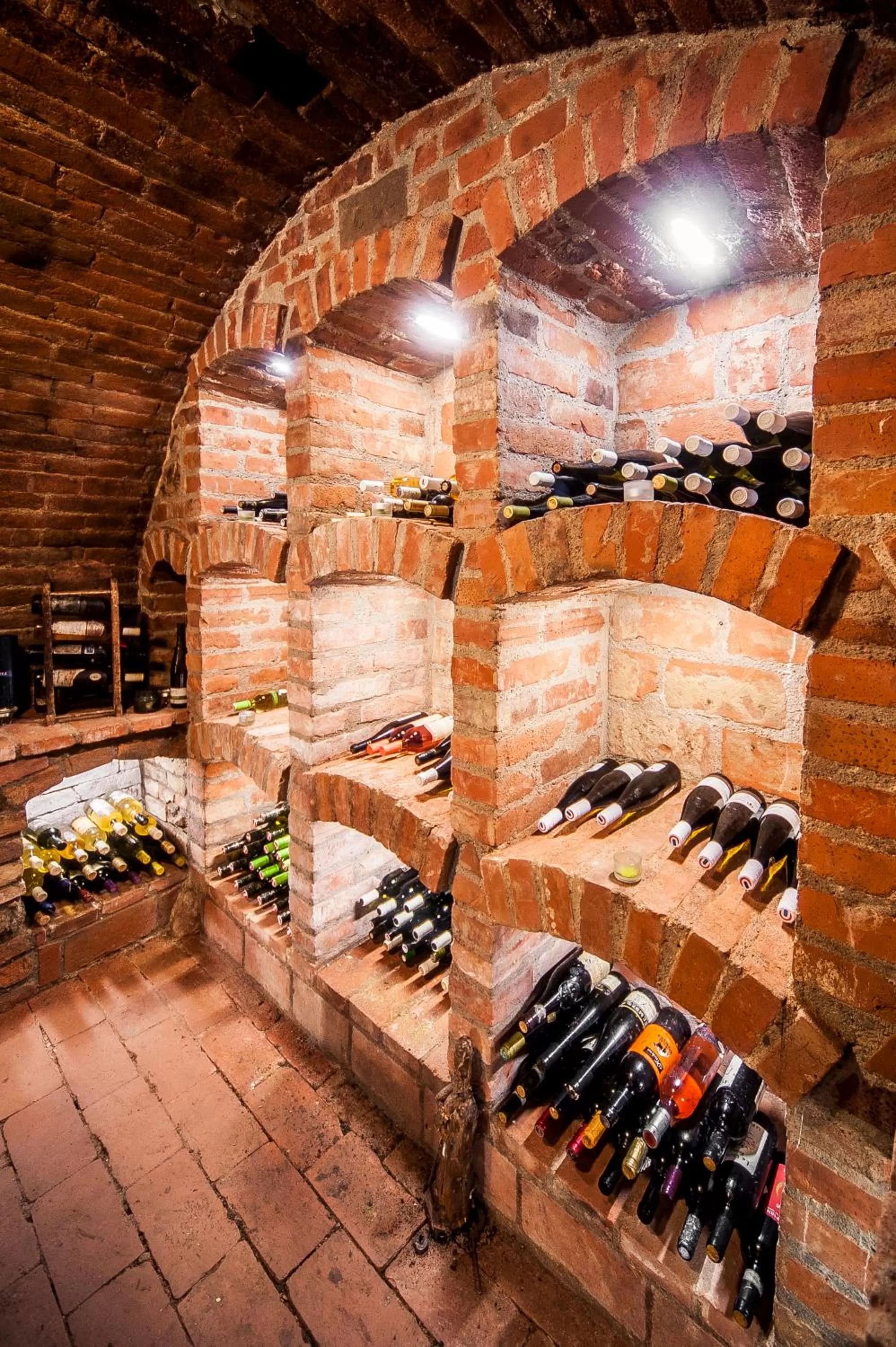 On-site shops, BBQ Facilities in Boutique Hotel Golf Garni