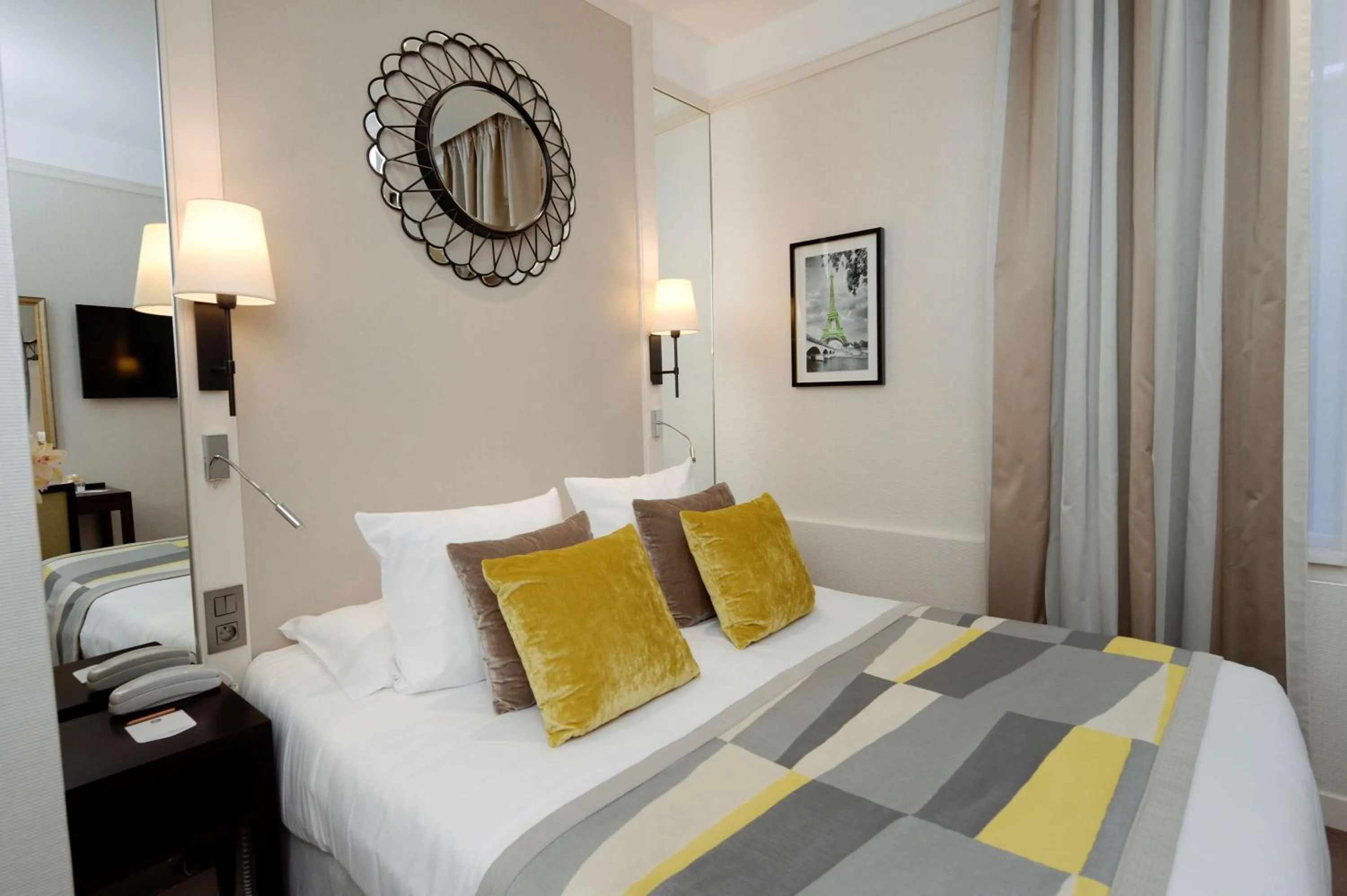 Standard Double Room in Best Western Plus Hotel Sydney Opera