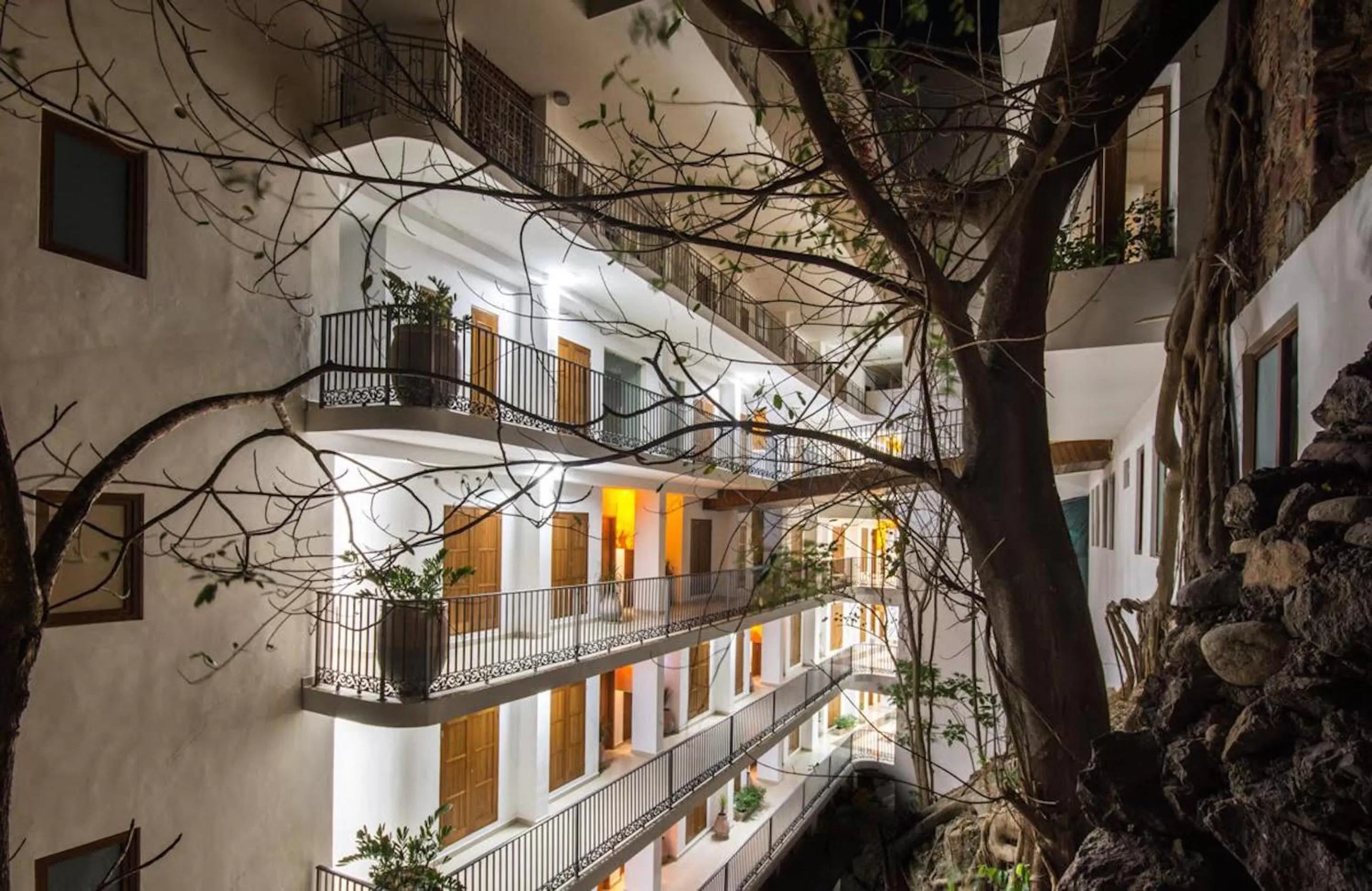 Area and facilities in Almar LGBT Luxury Resort