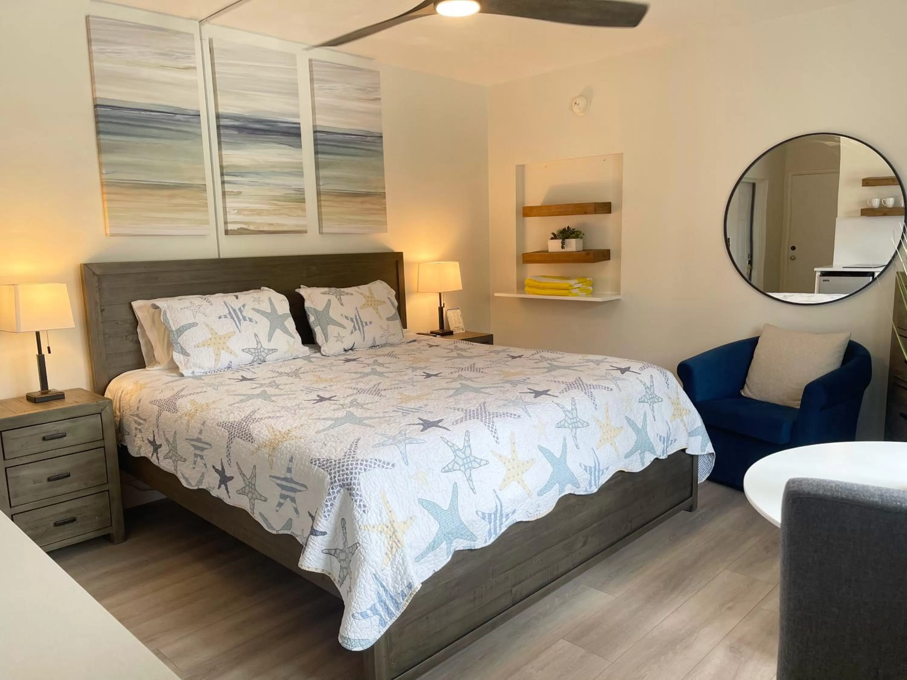 Bed in Tropic Isle Beach Resort