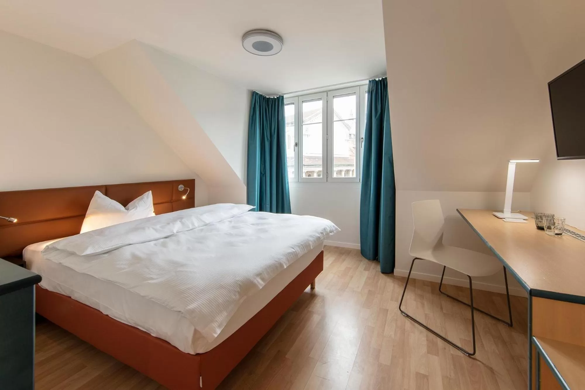 Photo of the whole room in Royal Hotel Zurich