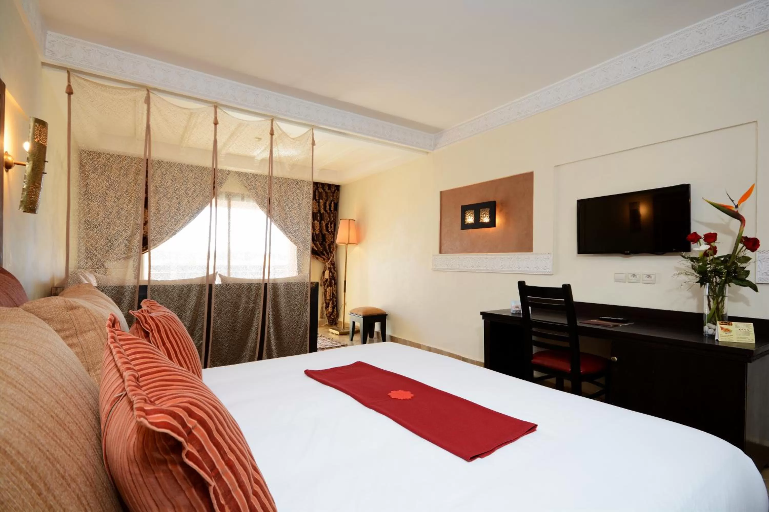 Day, Bed in Club Paradisio