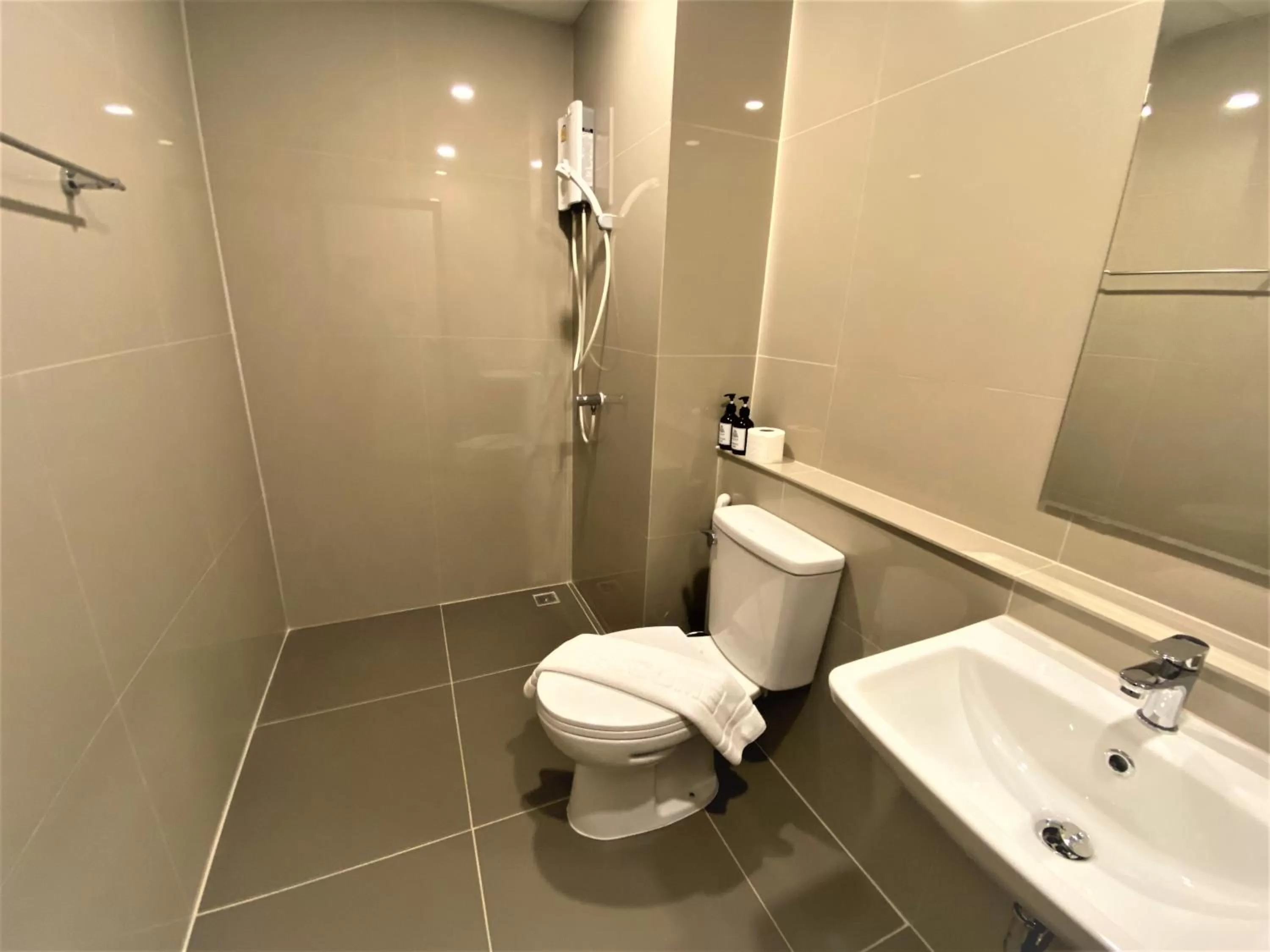 Bathroom in GEEN Hotel Chonburi