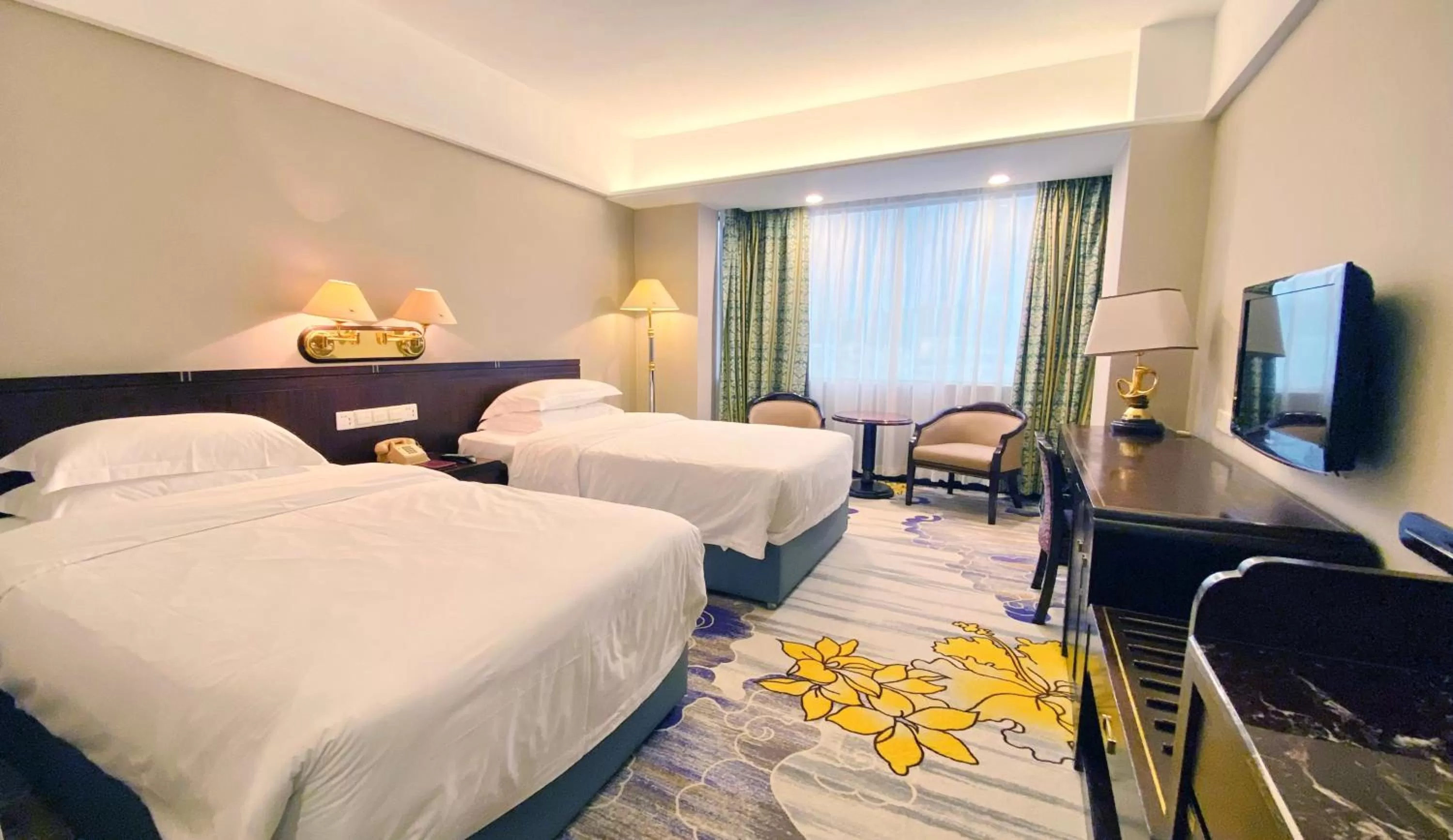Bed in Zhongshan International Hotel