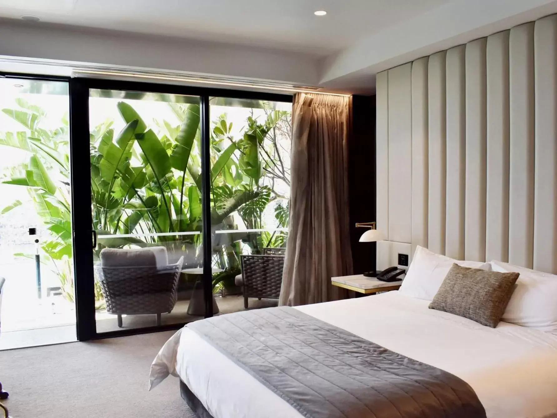 Pool Side Cabana Suite with with Free Wifi in Emporium Hotel South Bank Pool Side Cabana Suite with with Free Wifi in Emporium Hotel South Bank