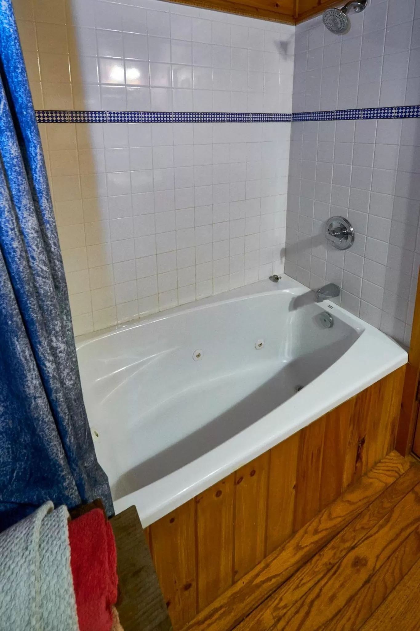 Bathroom in Creekwalk Inn Bed and Breakfast with Cabins