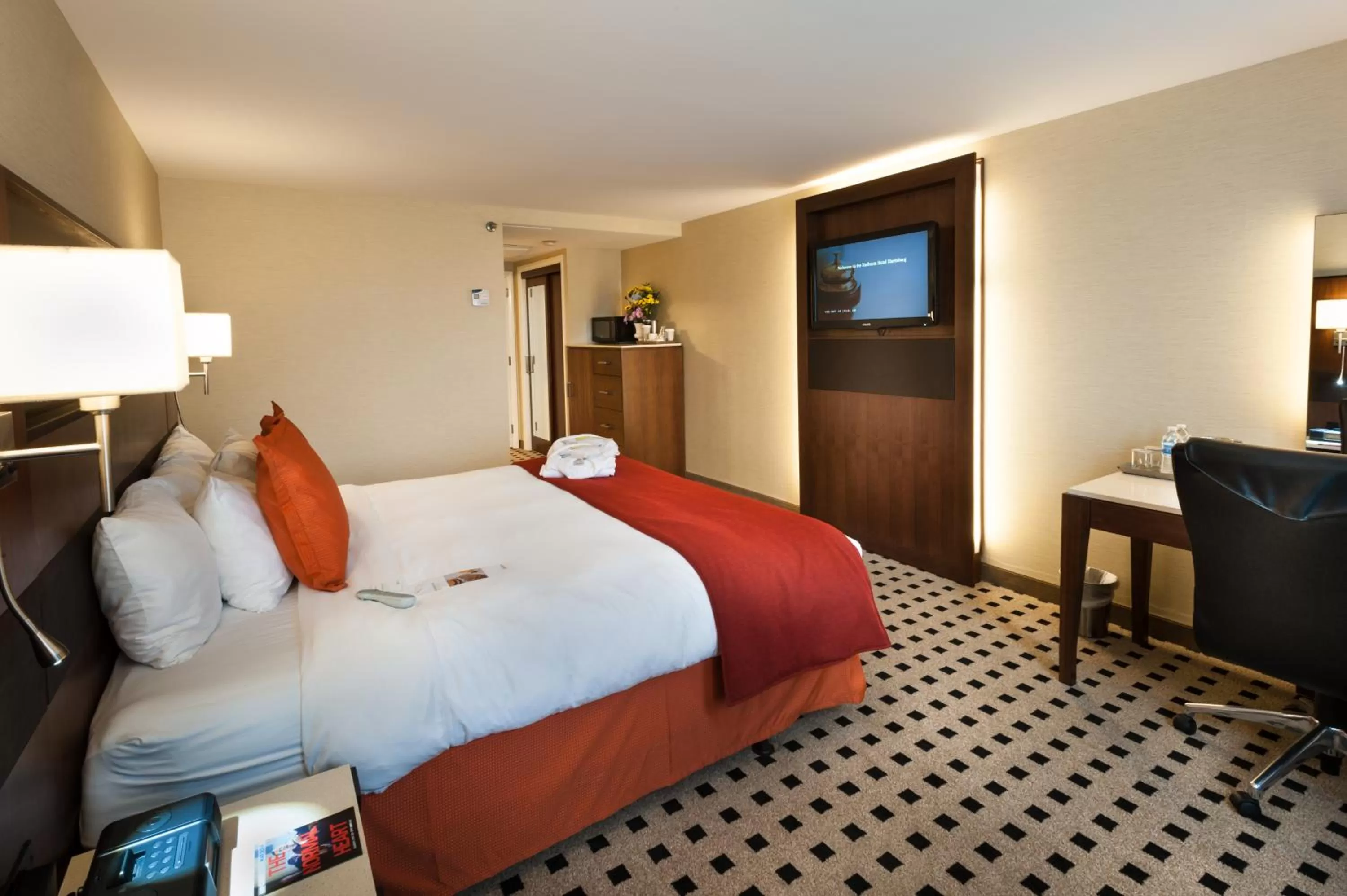 Bed in Penn Harris Hotel Harrisburg, Trademark by Wyndham