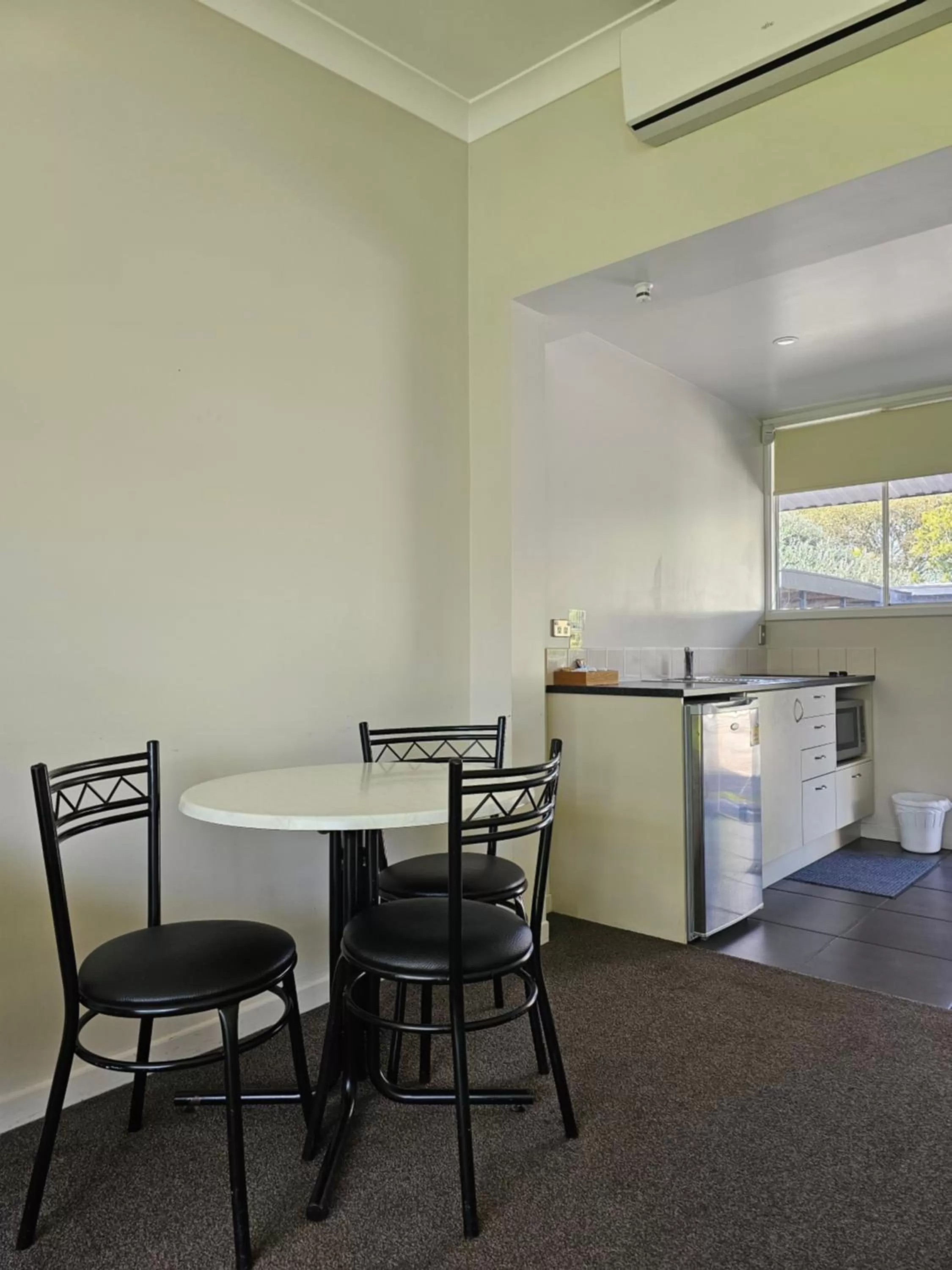Dining area in The Avenue