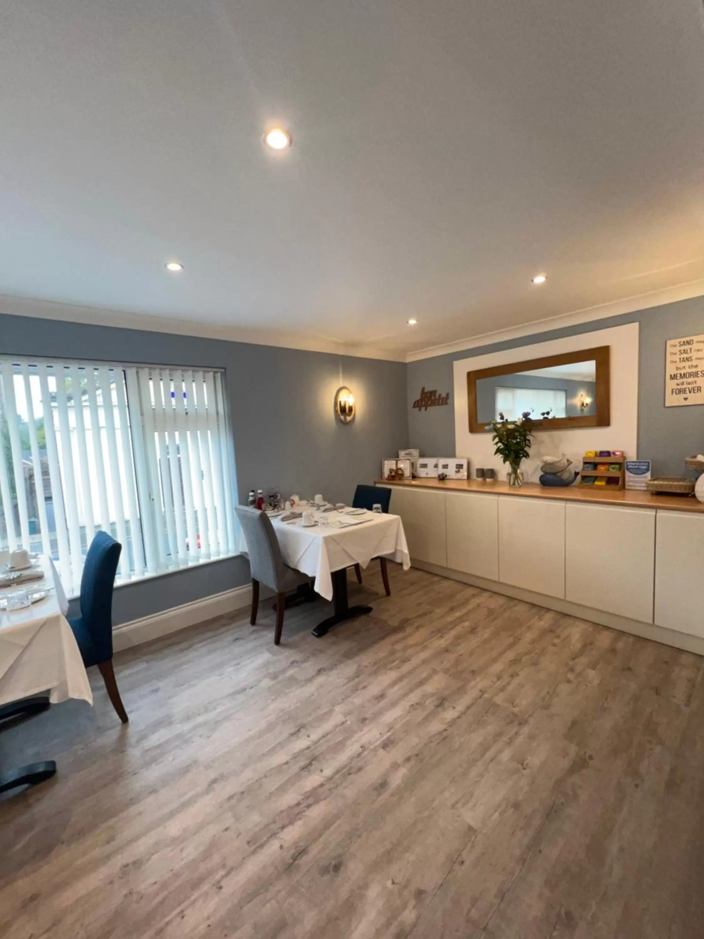 Restaurant/places to eat in Birkdale Guest House