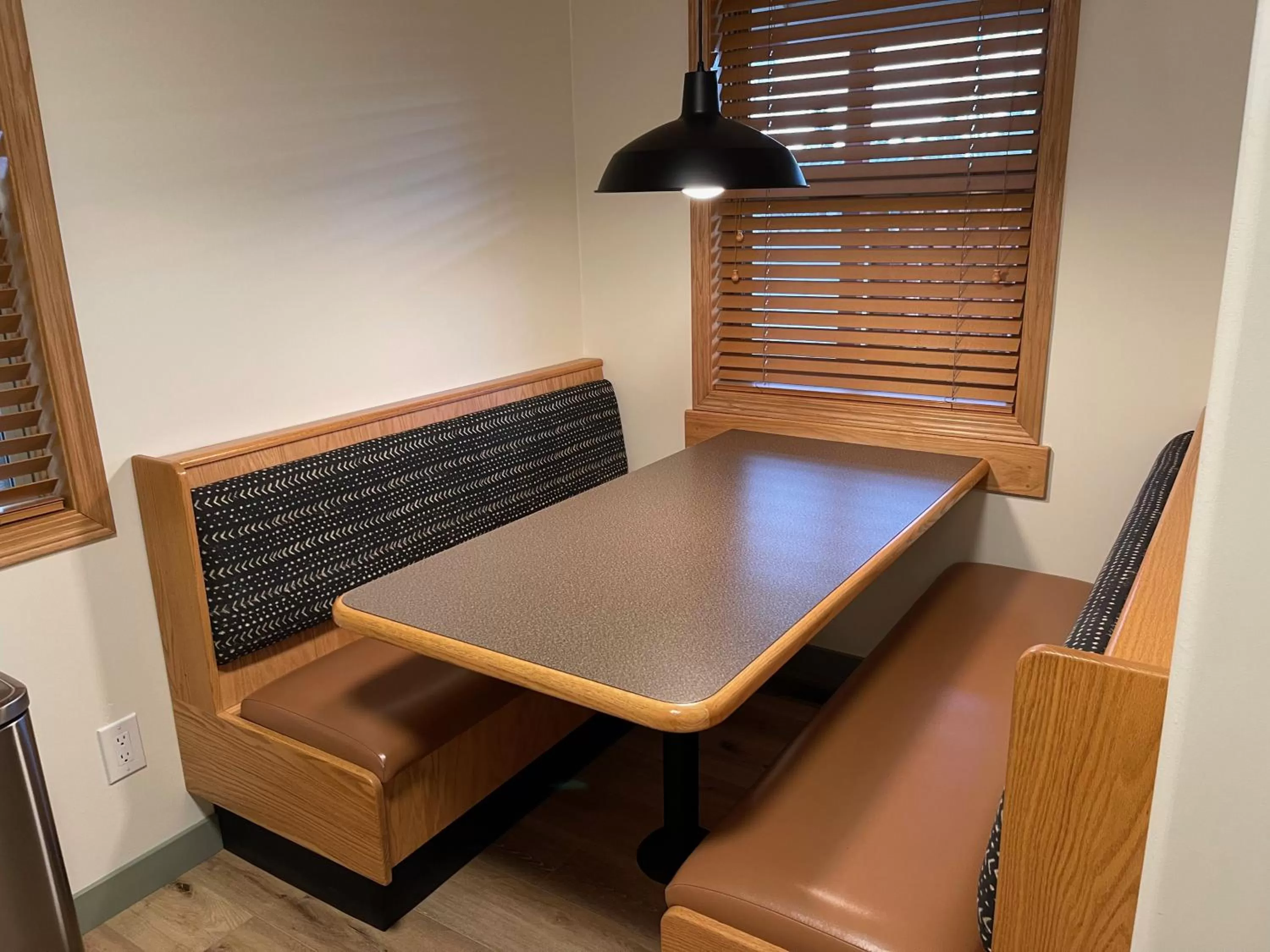 Dining area in Pinedale Cozy Cabins