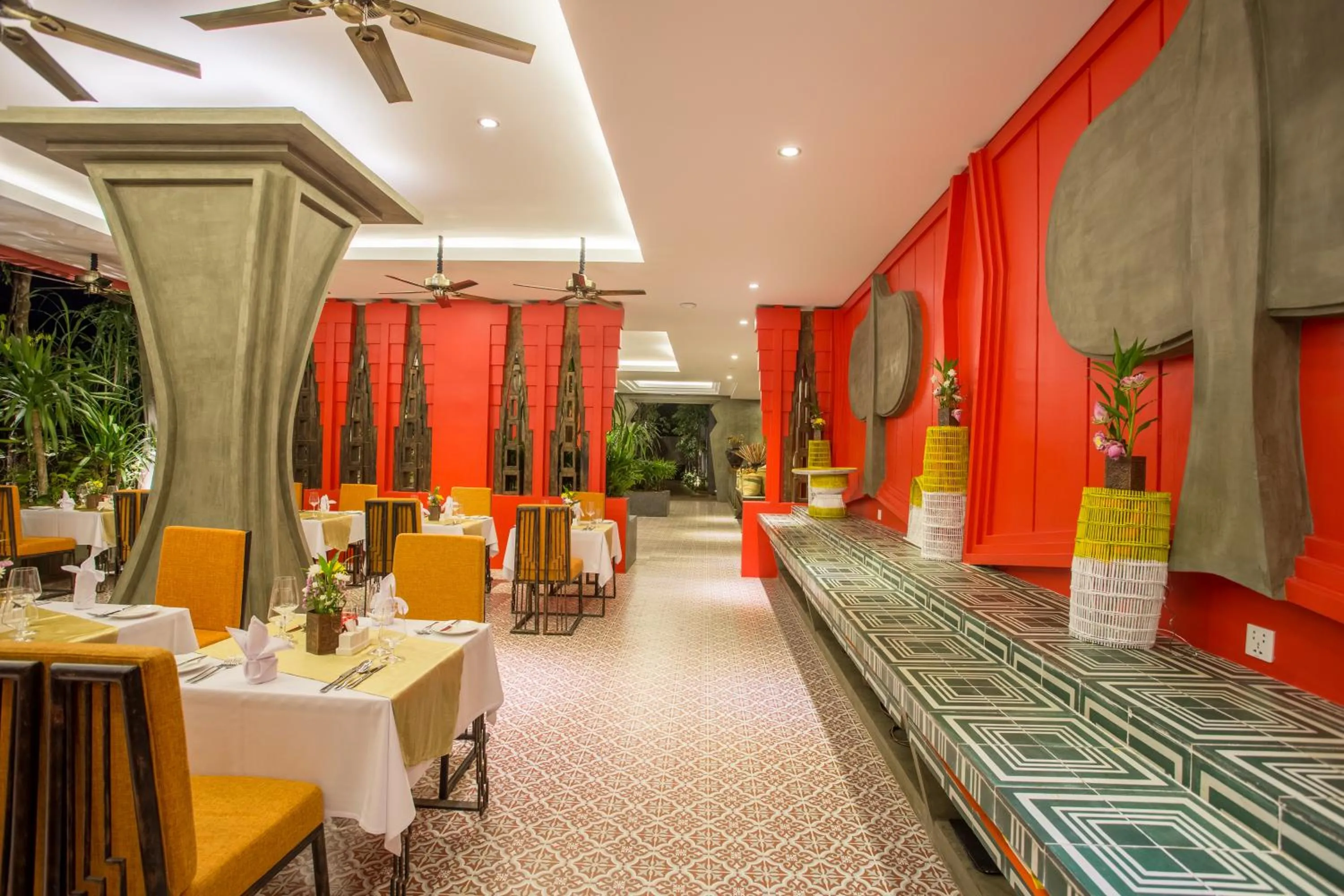 Restaurant/places to eat in Golden Temple Villa
