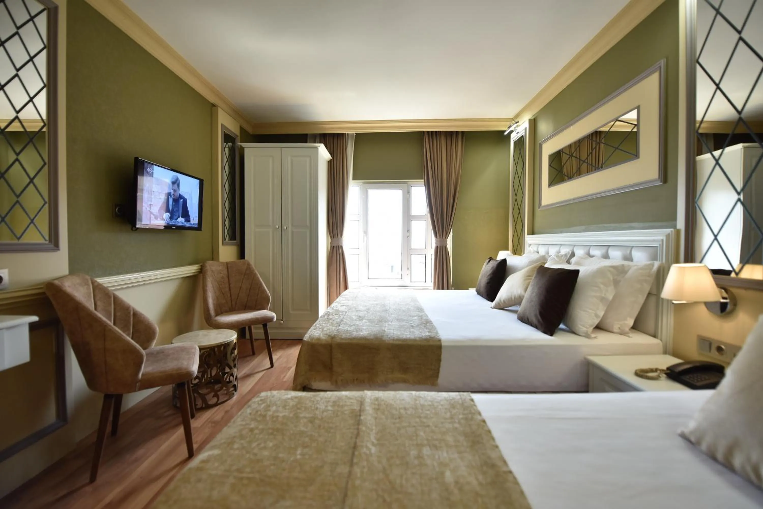 Decorative detail, Bed in Sunlight Hotel