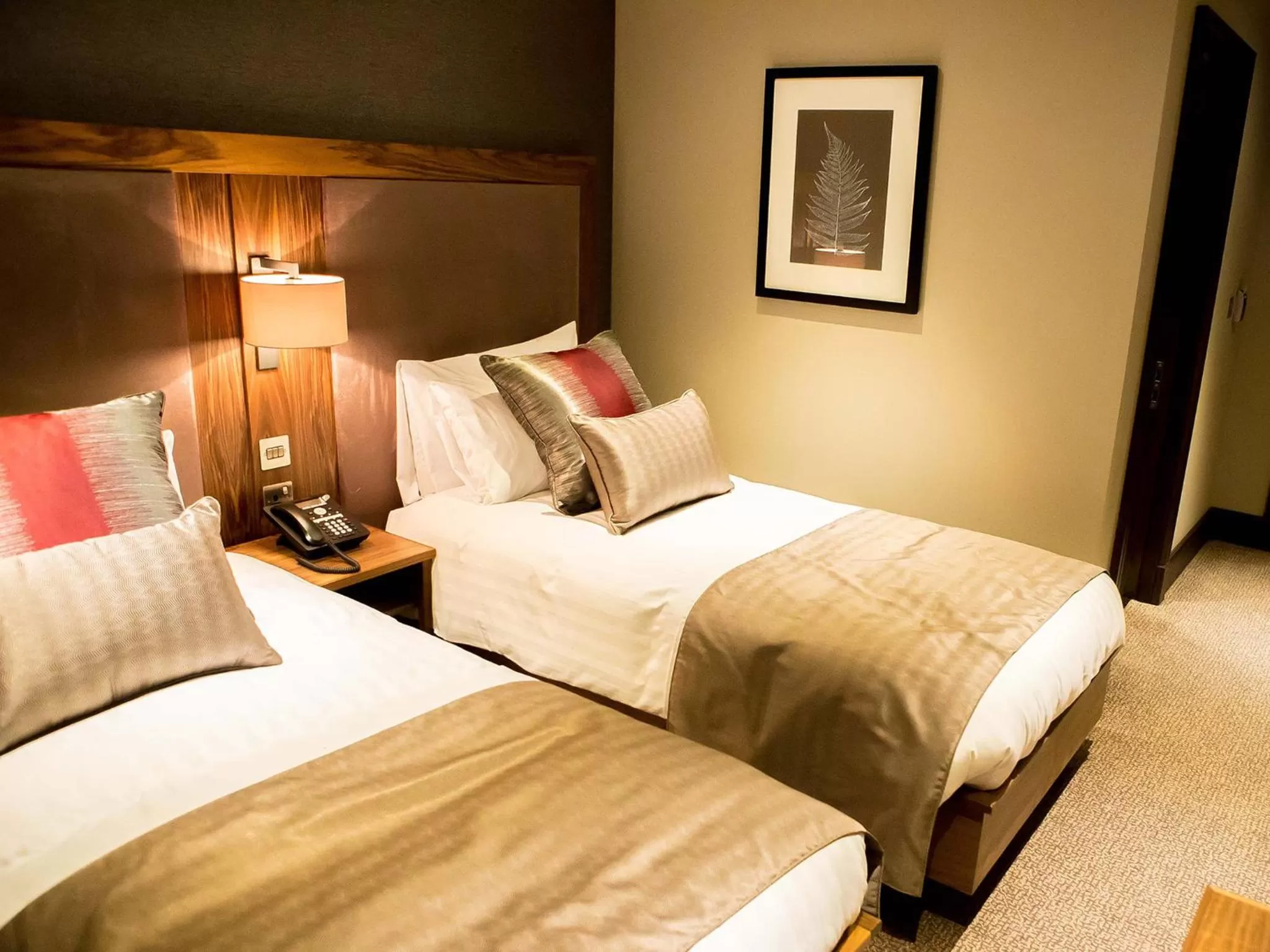 Bedroom, Bed in Busby Hotel