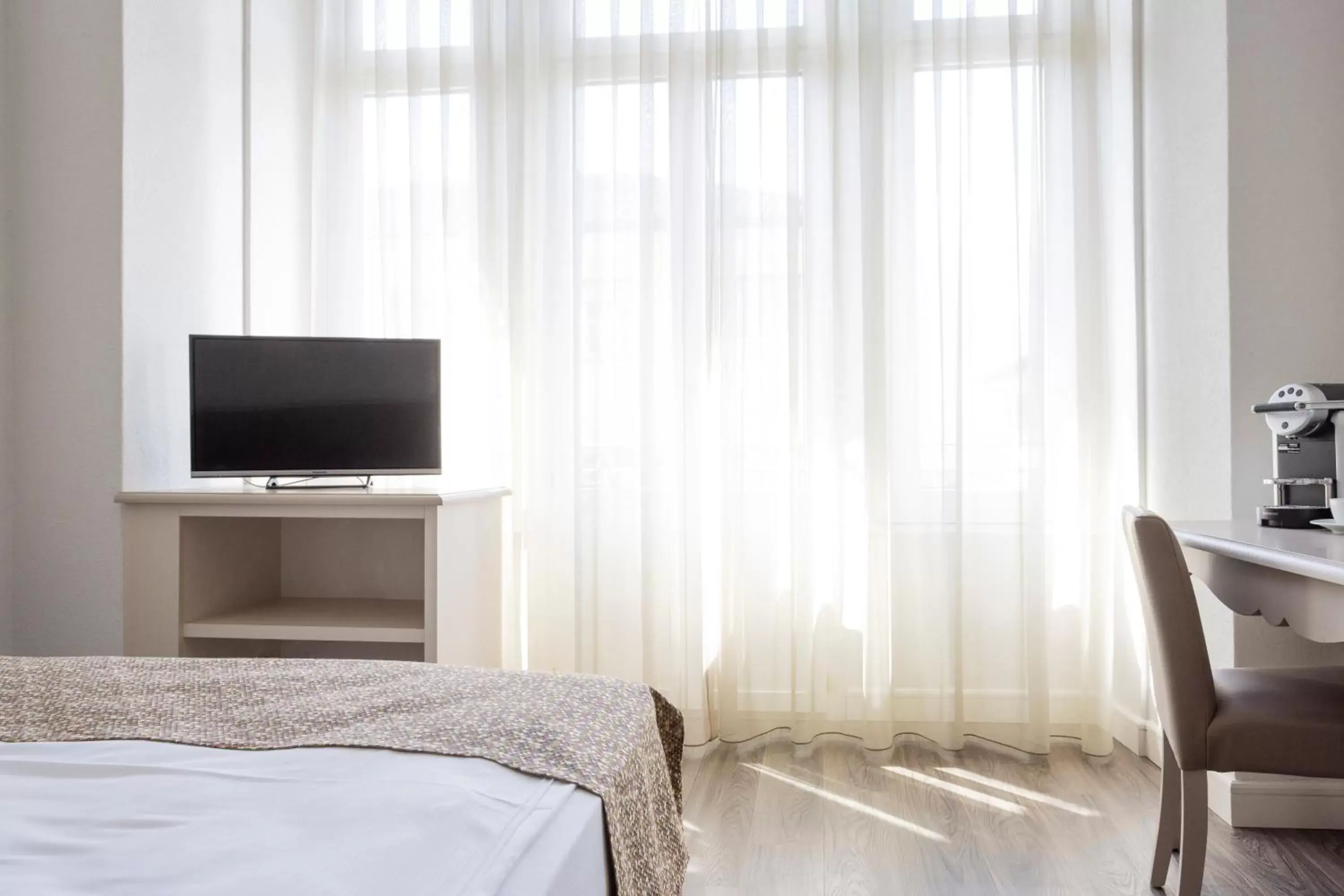 Standard Double or Twin Room in Hotel Alexandra Standard Double or Twin Room in Hotel Alexandra