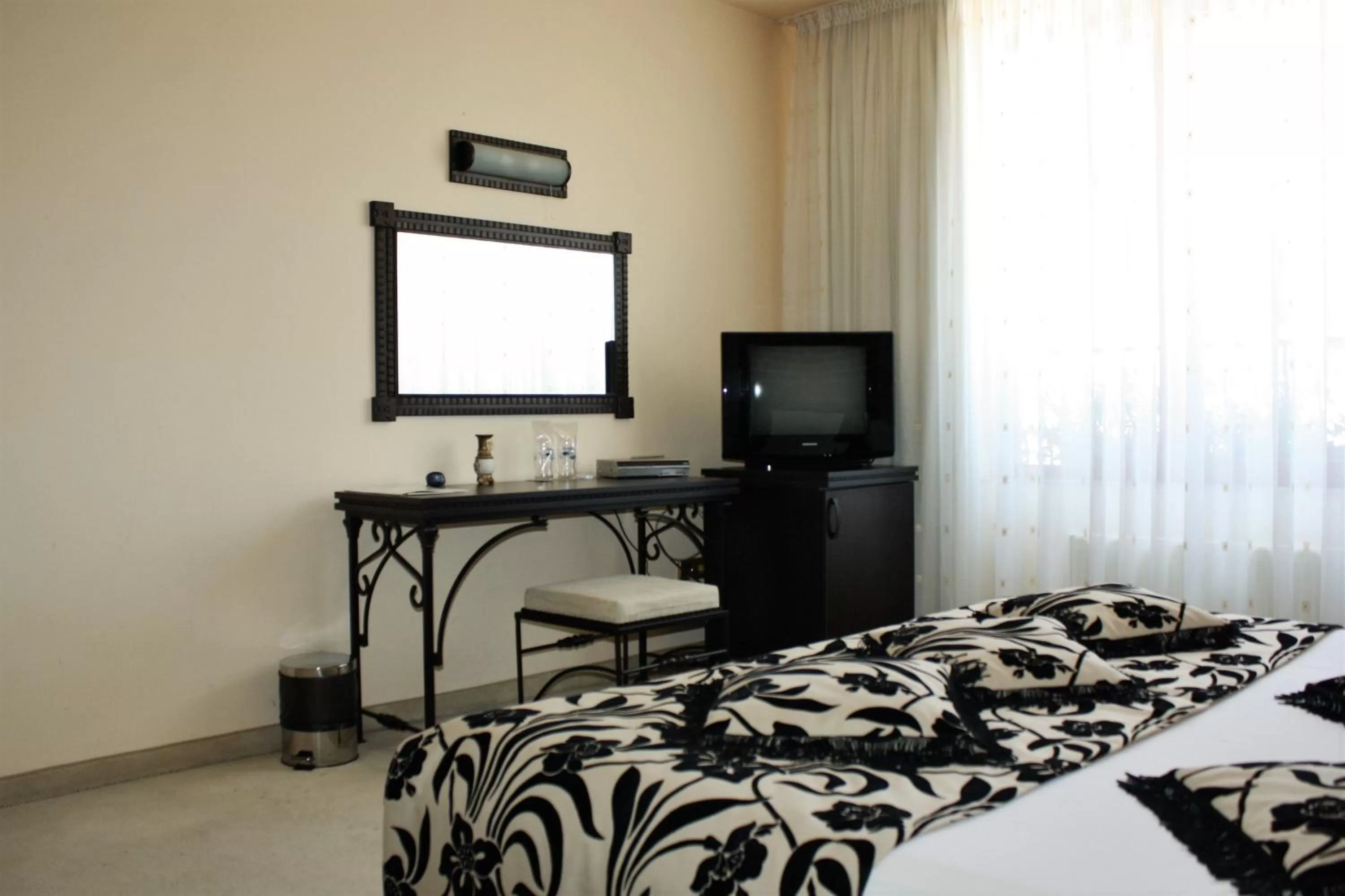 Photo of the whole room, Bed in Hotel Villa Verde