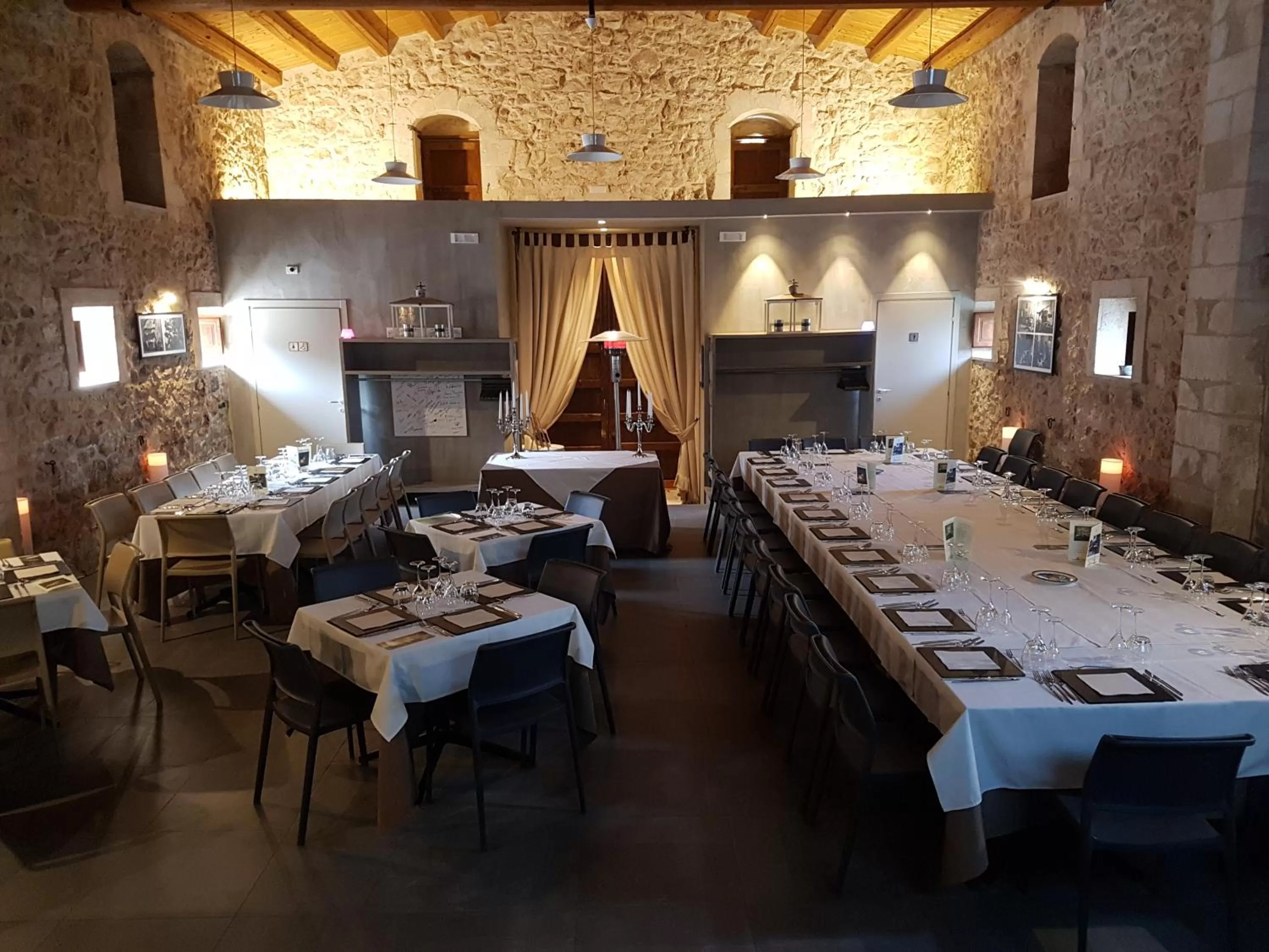 Dining area in Regia Trazzera