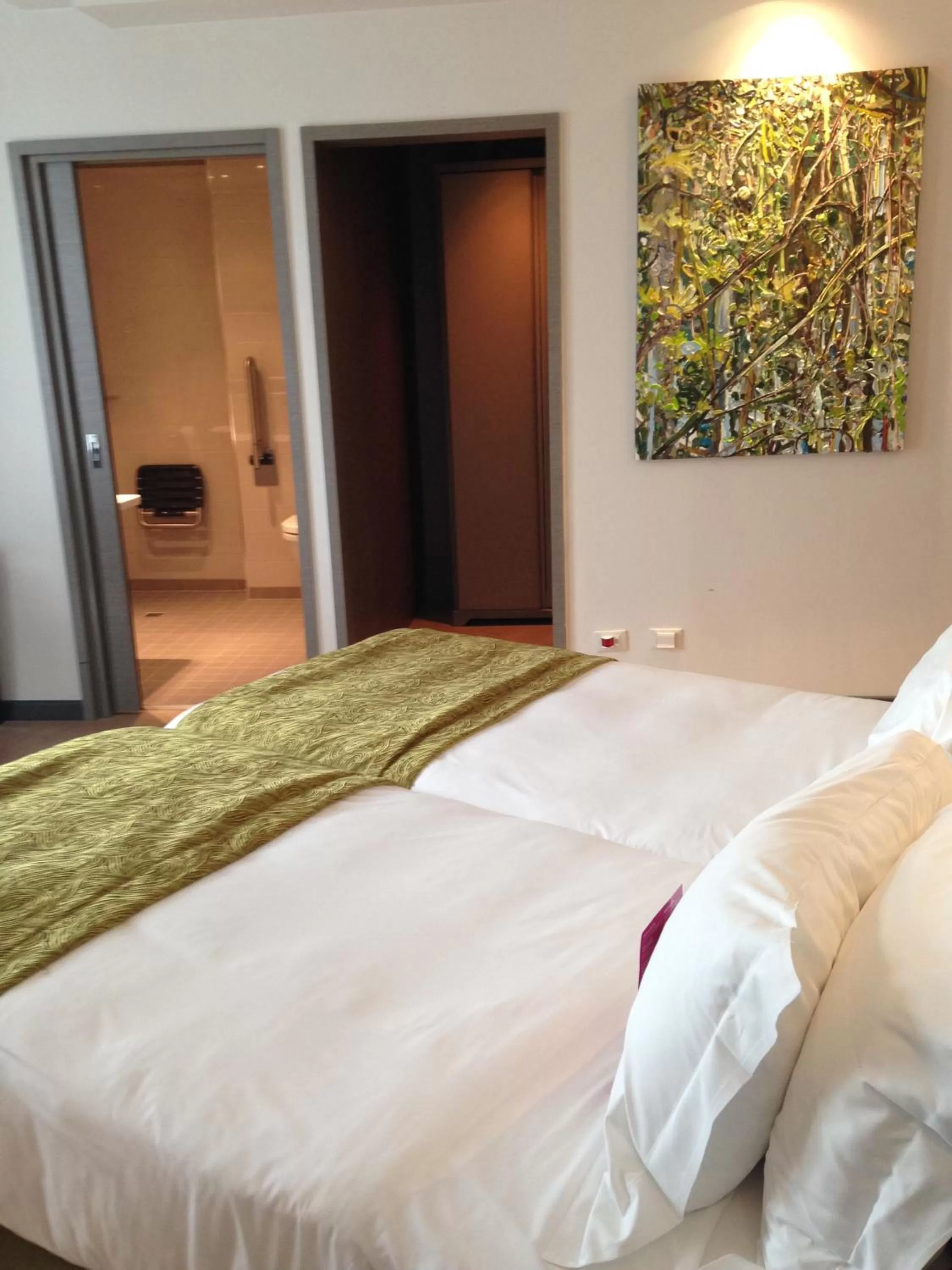 Bedroom, Bed in Crowne Plaza Verona Fiera by IHG