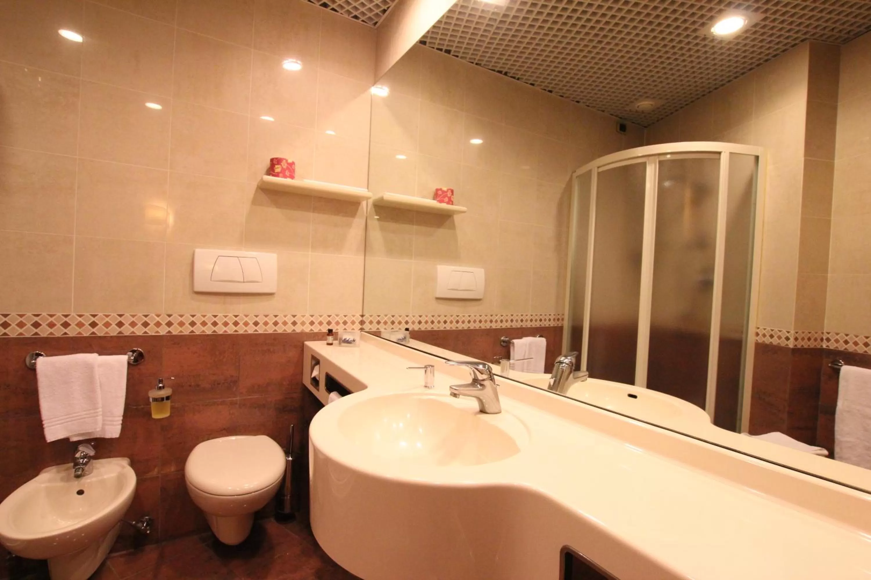 Bathroom in Mokinba Hotels King