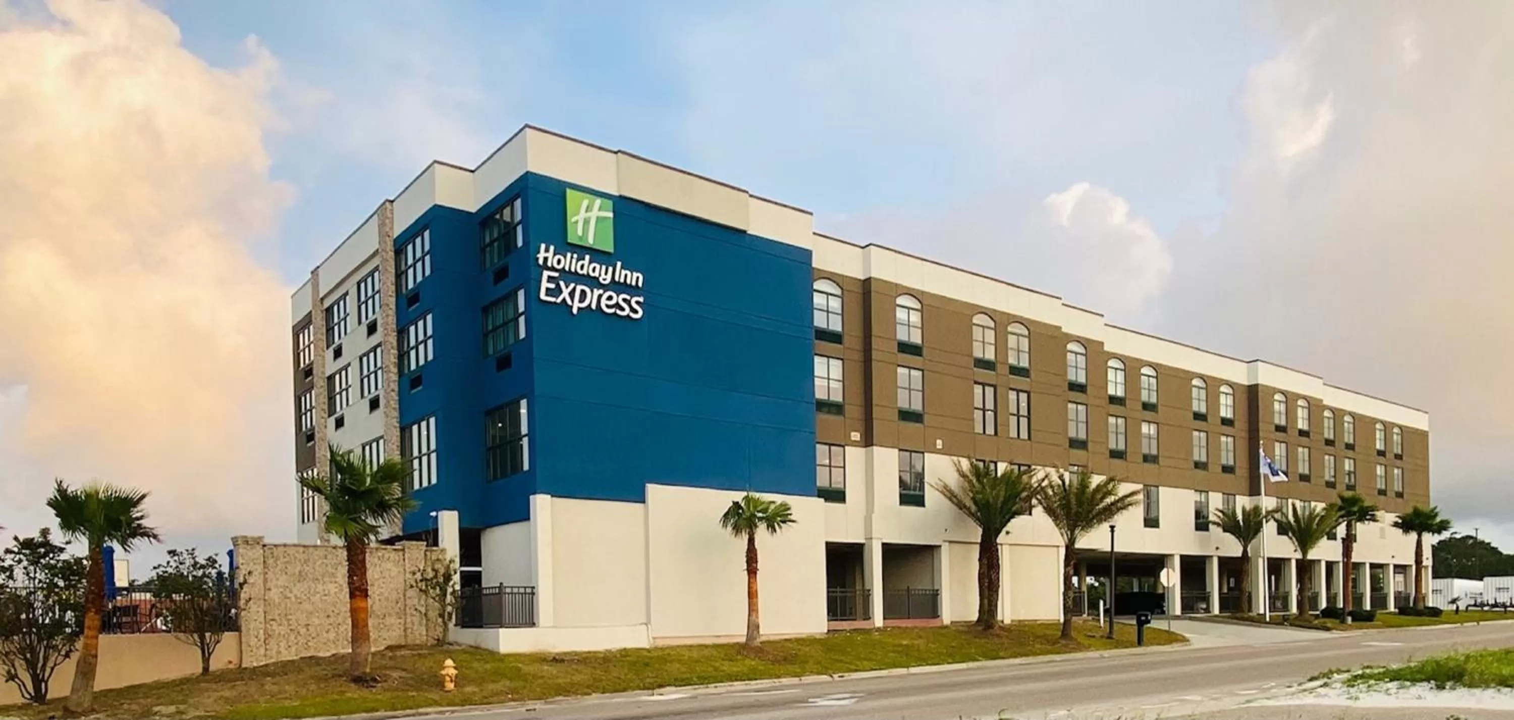 Holiday Inn Express - Gulfport Beach by IHG