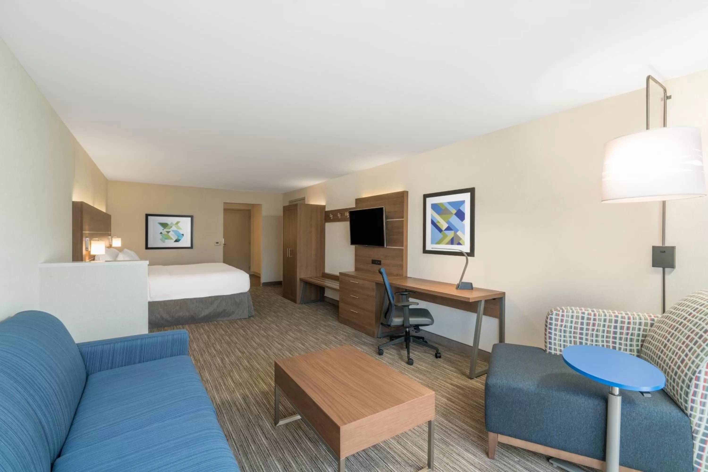 Photo of the whole room, Bed in Holiday Inn Express Radcliff Fort Knox by IHG