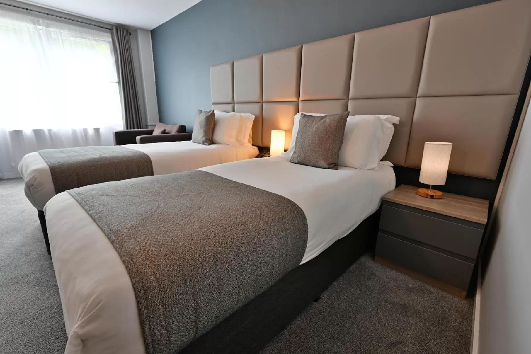 Bedroom, Bed in Kensington Court Hotel - Earls Court