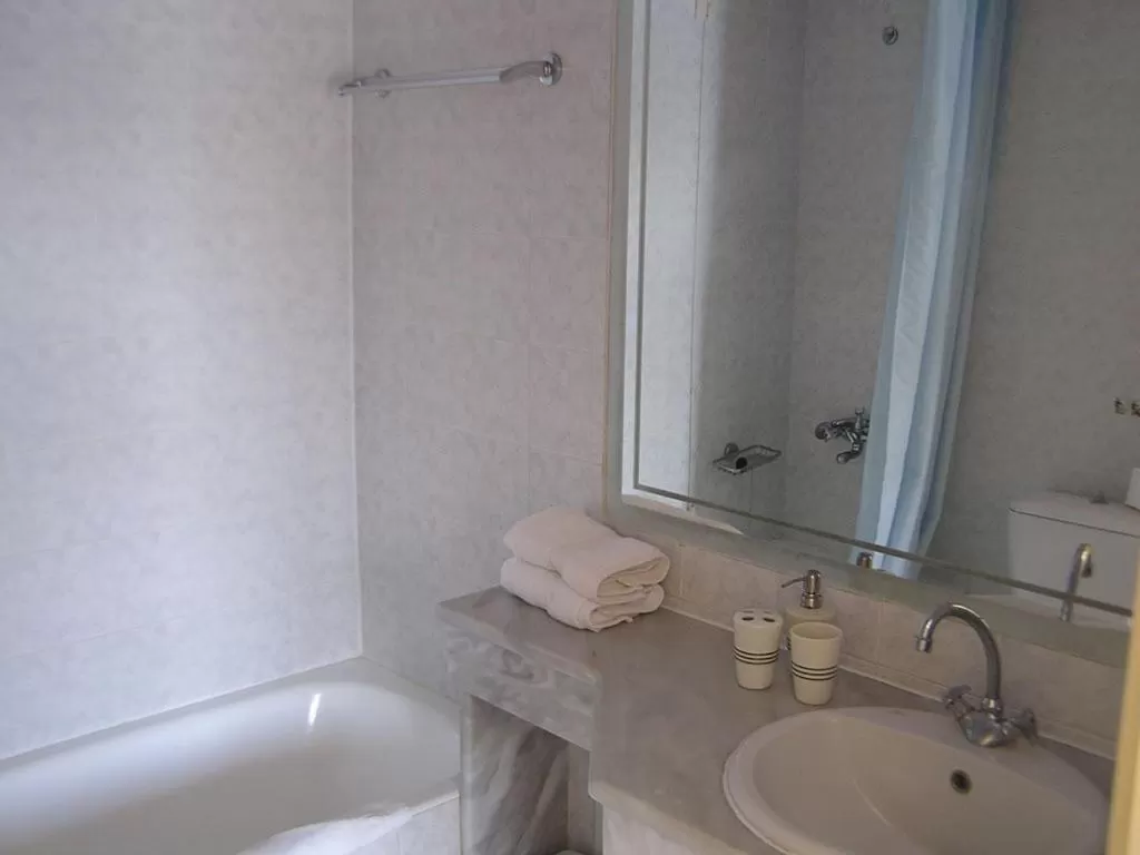Bathroom in Polydoros Appartments