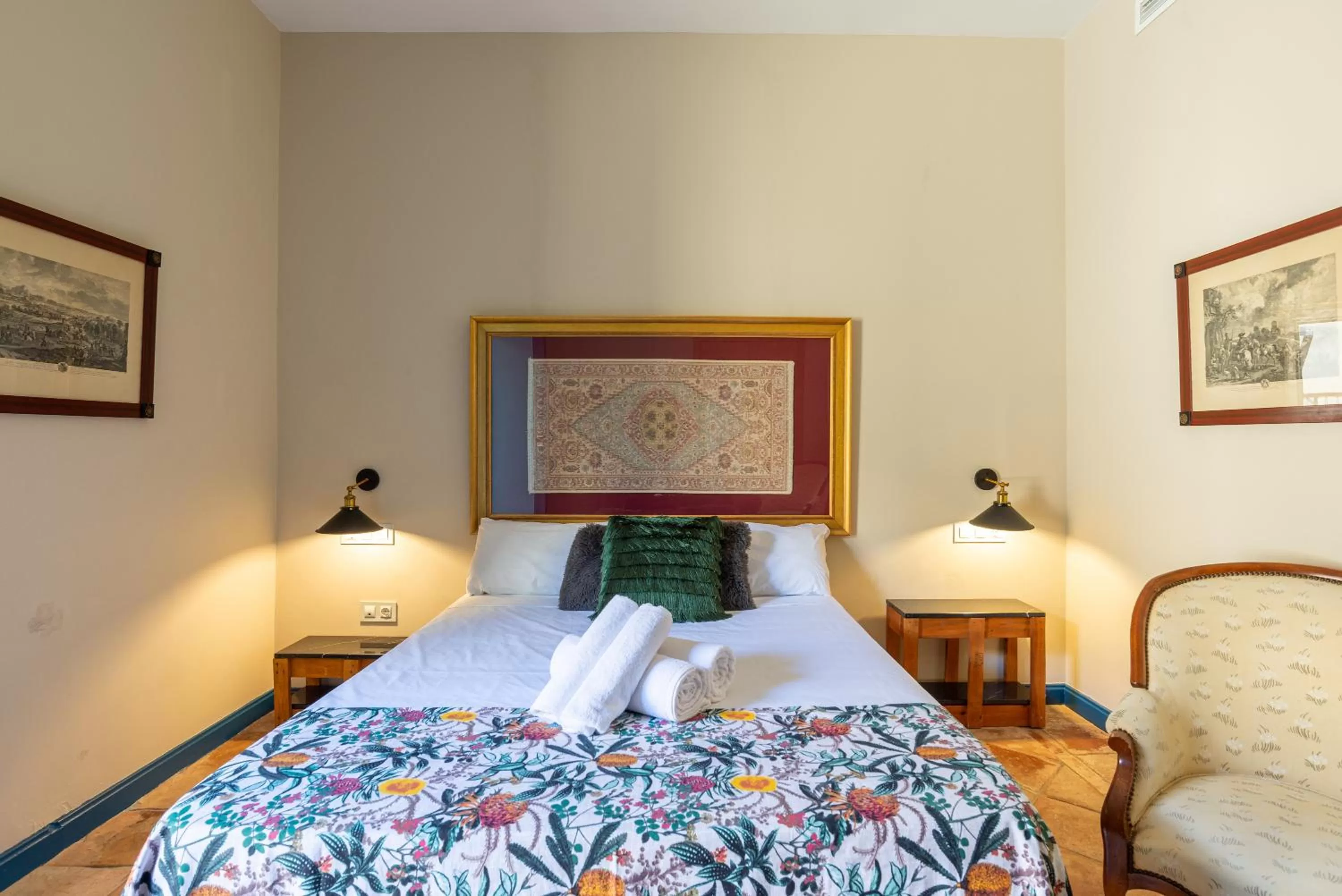 Bed in Hotel Albaicín