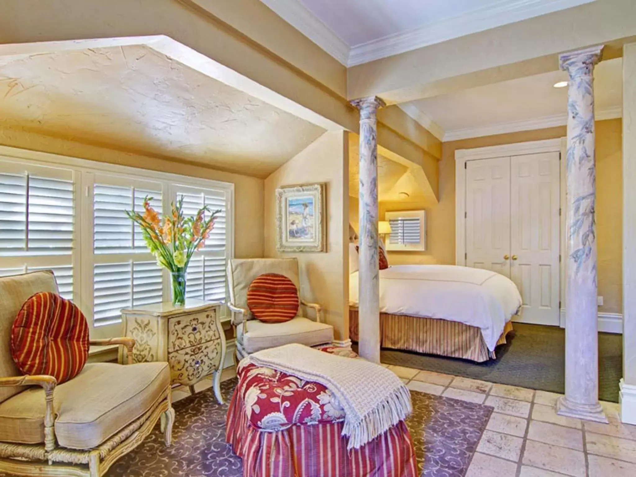 Deluxe Queen Suite - Cote D'Azur in Inn at Depot Hill Deluxe Queen Suite - Cote D'Azur in Inn at Depot Hill